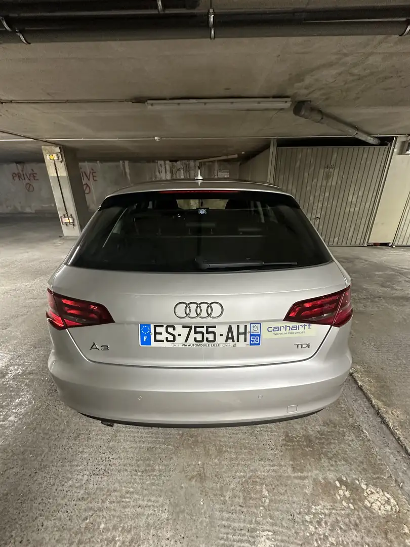 Audi A3 Sportback 1.6 TDI 105 Attraction - 2