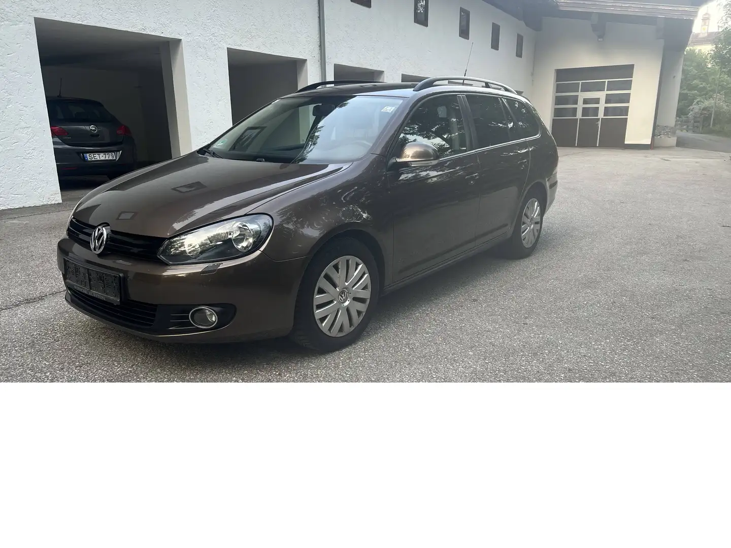 Volkswagen Golf Variant Golf Variant Trendline 1,6 TDI DPF Trendline Braun - 1