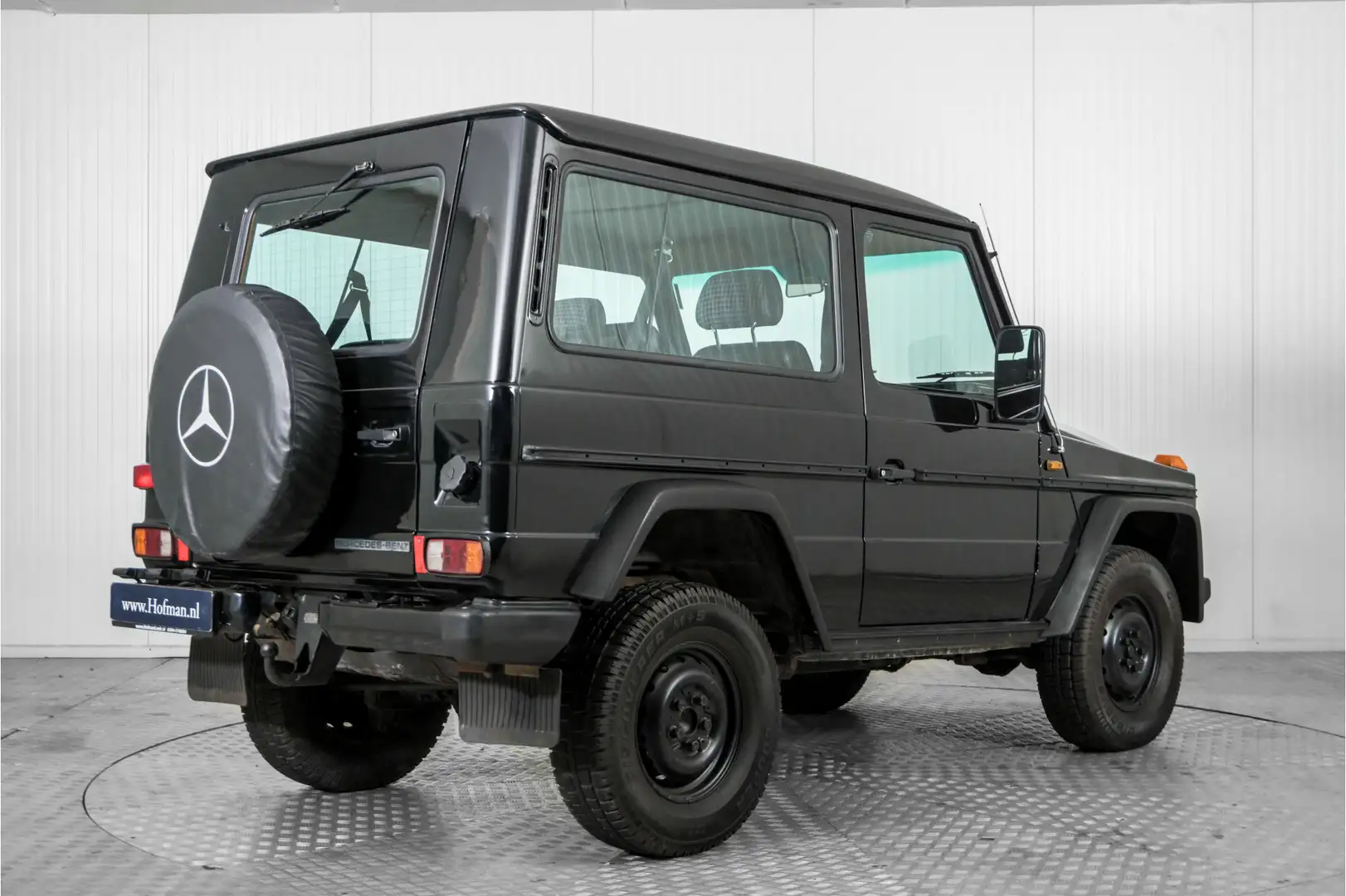 Mercedes-Benz G 300 GD Schwarz - 2