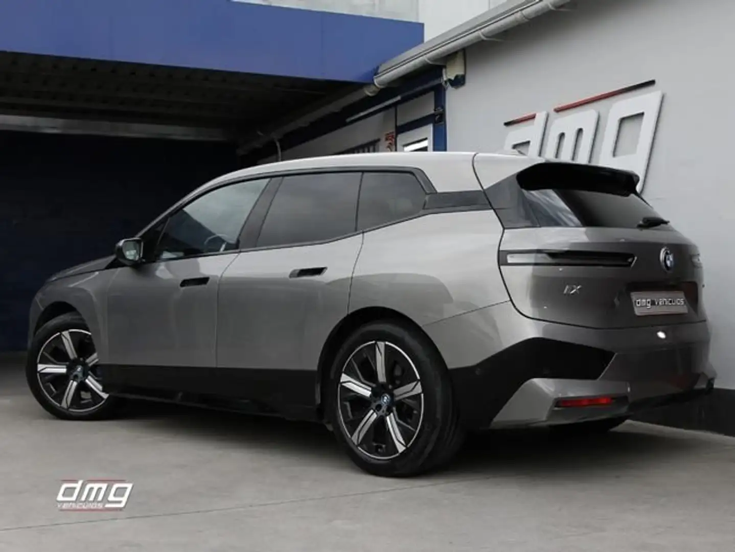 BMW iX xDrive 40 Gris - 2