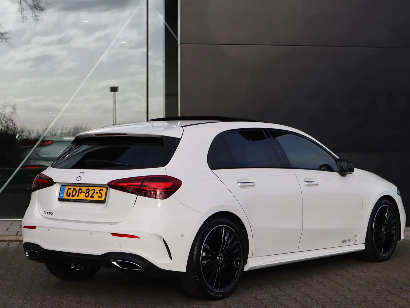 Mercedes-Benz A 180 Star Edition AMG Line Plus | Panoramadak | Navigat Blanco - 2