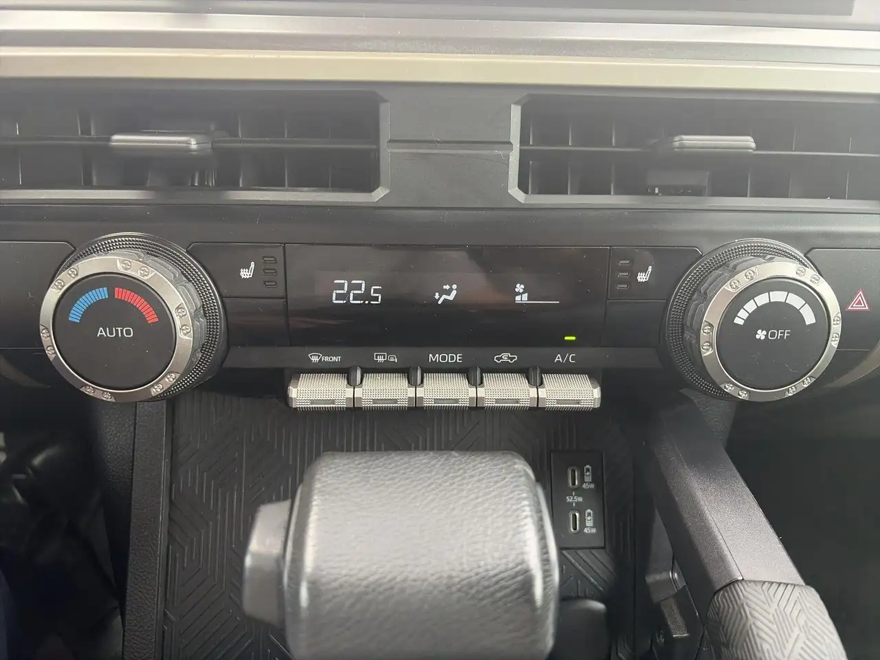 Toyota Tacoma photo Toyota Tacoma