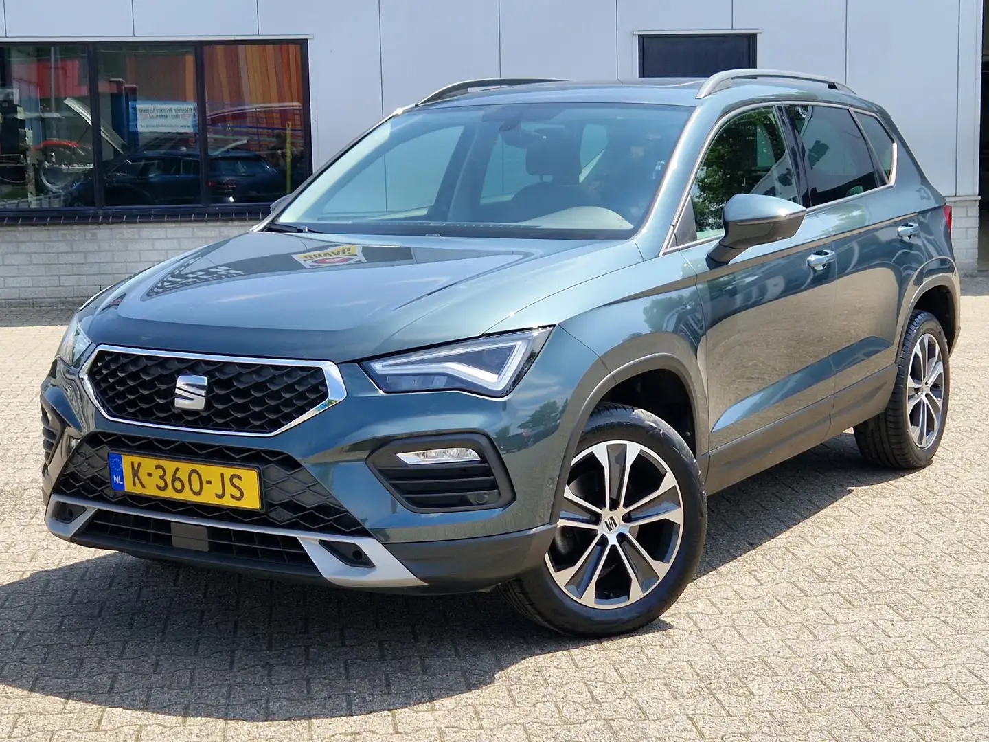 SEAT Ateca 1.5 TSI Style Business Intens CAMERA PANO CARPLAY Groen - 2