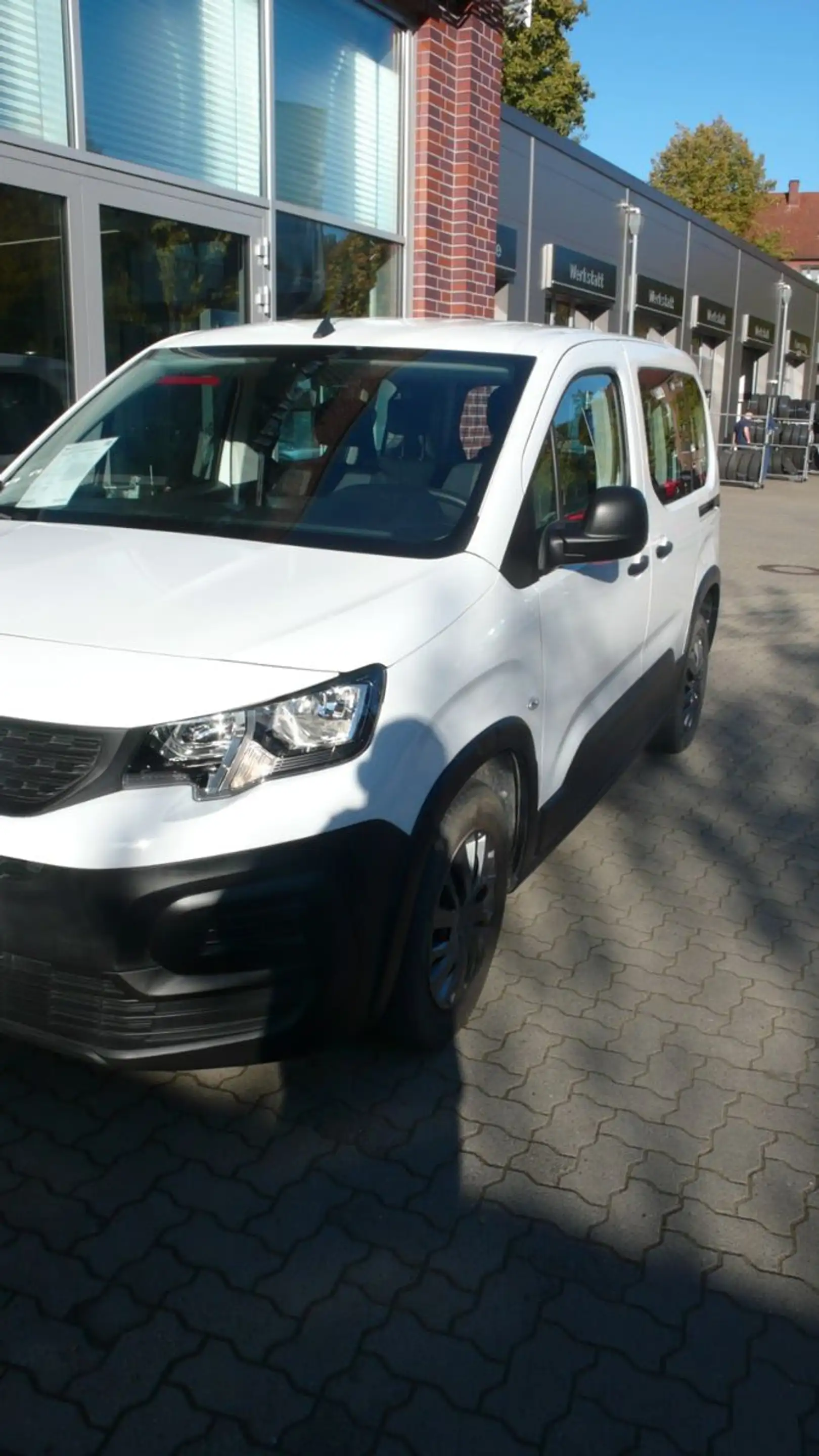 Peugeot Rifter Pure Tec 110 L1 Active Pack nur 13.176 KM — photo 4