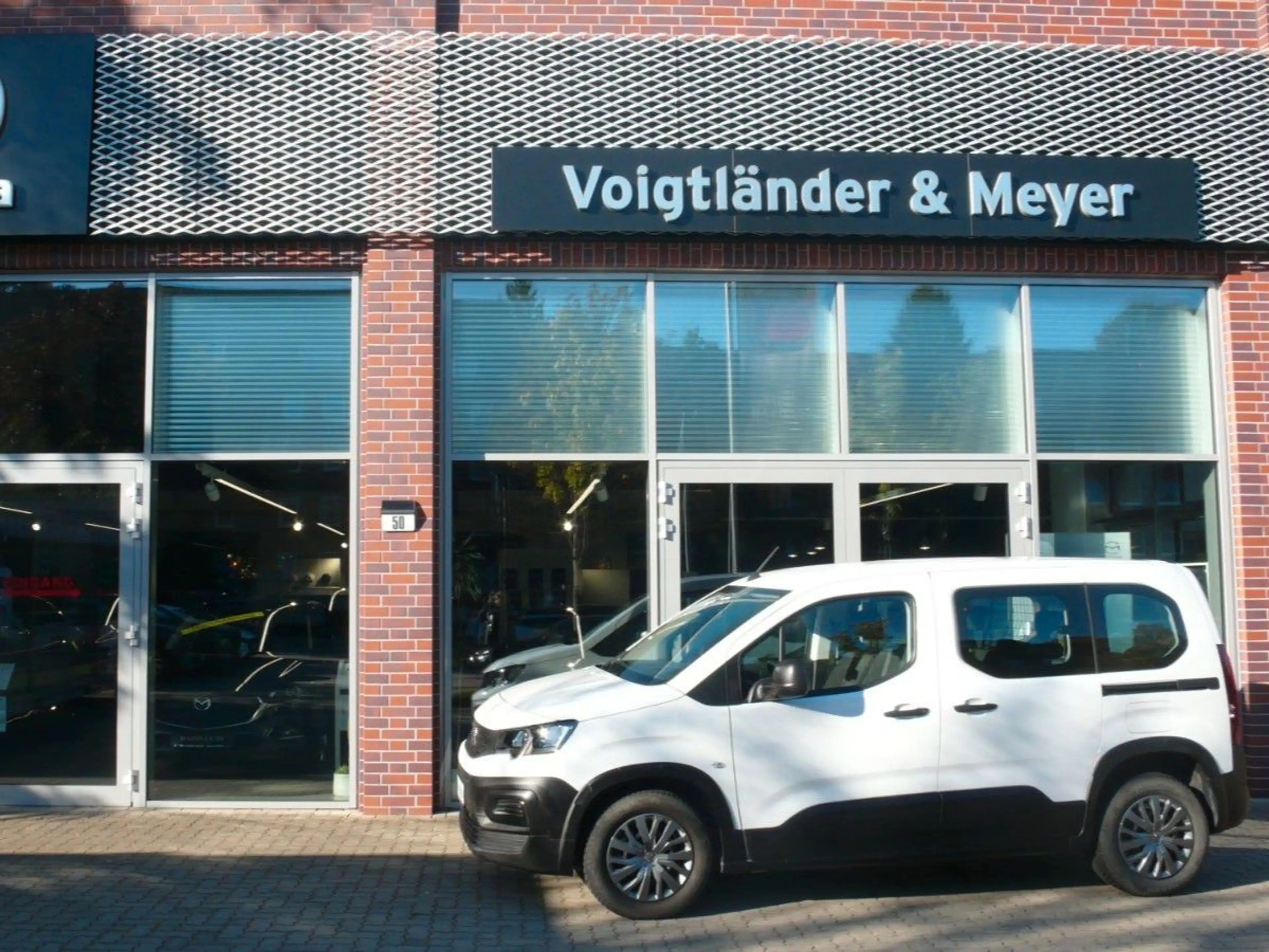 Peugeot Rifter Pure Tec 110 L1 Active Pack nur 13.176 KM