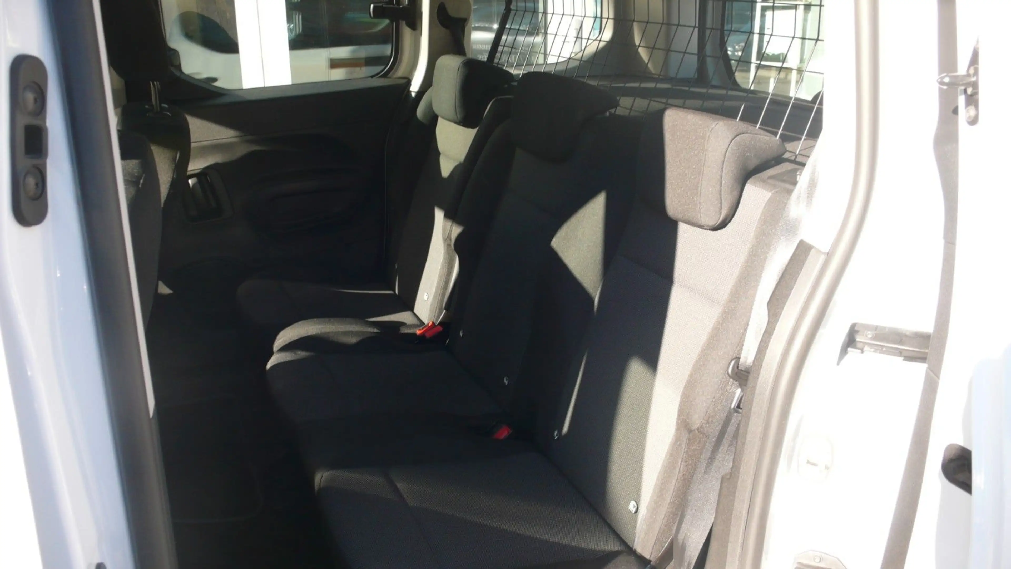Peugeot Rifter Pure Tec 110 L1 Active Pack nur 13.176 KM — photo 11