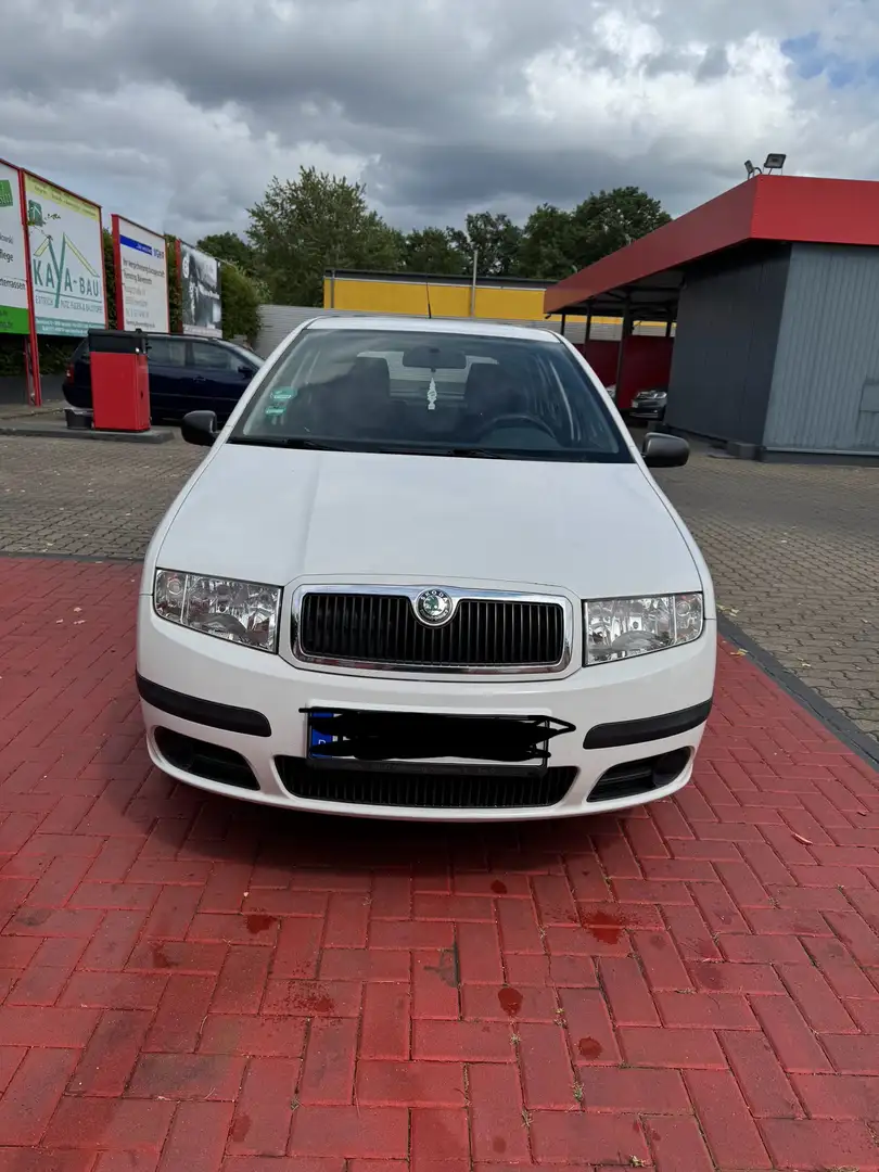 Skoda Fabia 1.2 HTP Classic Weiß - 1
