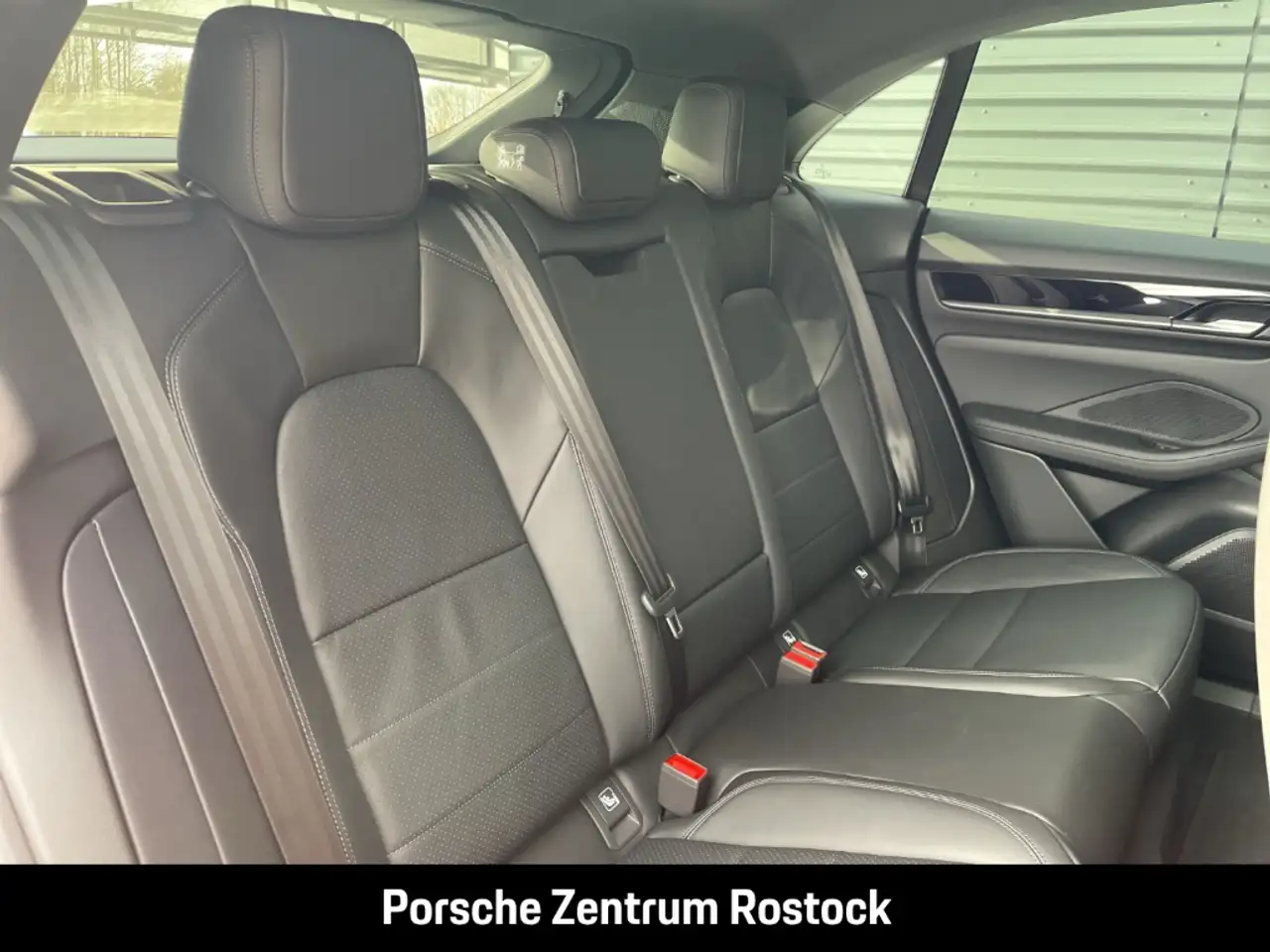 Porsche Macan BOSE Luftfederung 21-Zoll Rückfahrkamera 14
