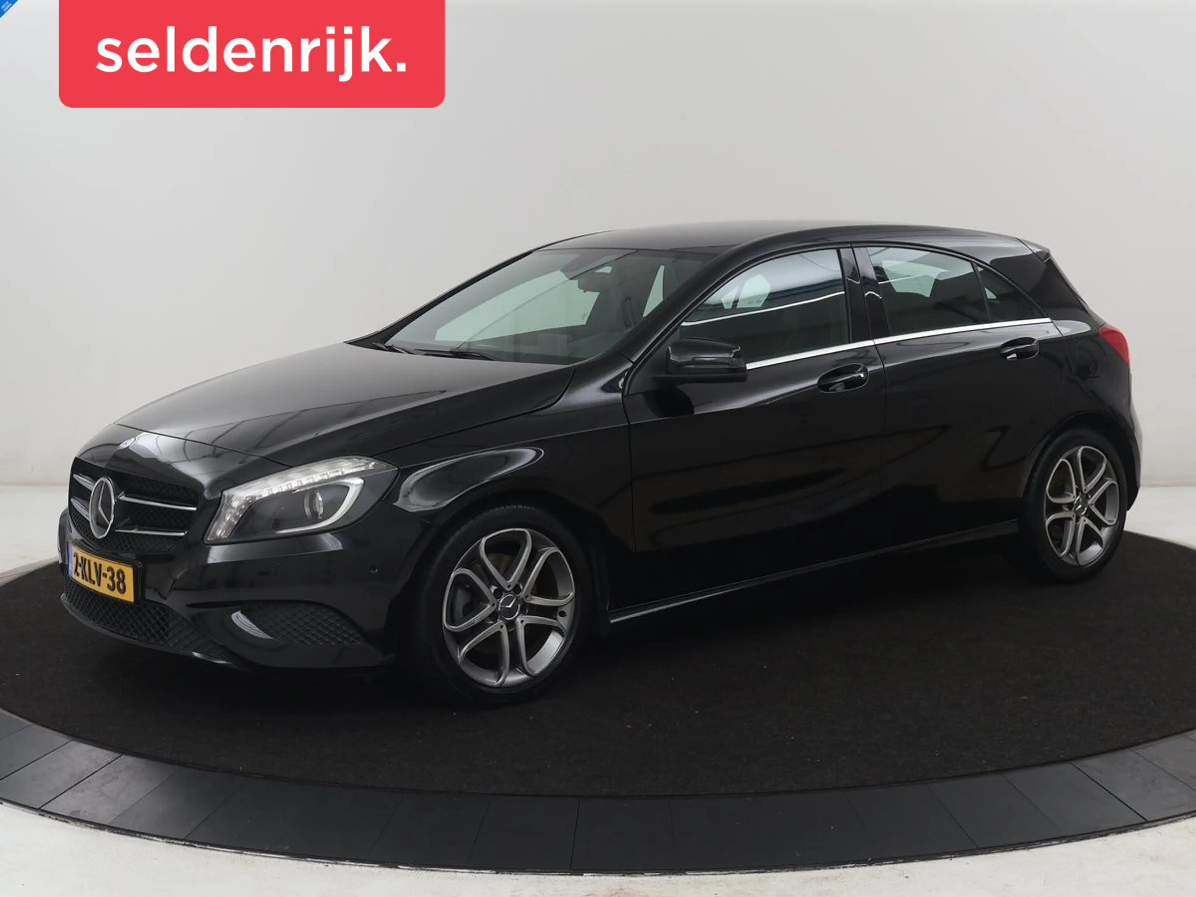 Mercedes-Benz A 180 4U3 | Half leder | Cruise control | Navigatie | Bl