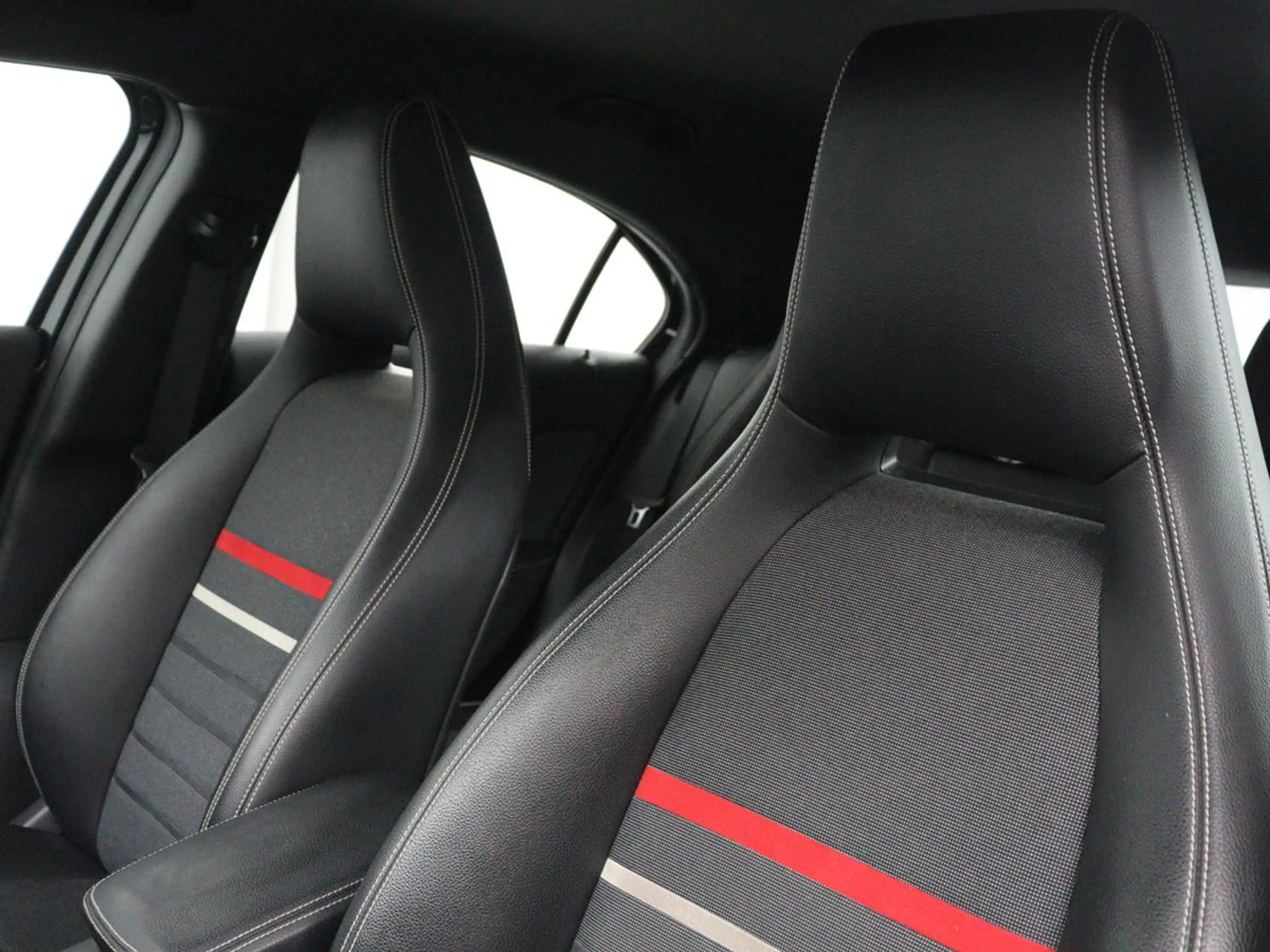Mercedes-Benz A 180 4U3 | Half leder | Cruise control | Navigatie | Bl — photo 6