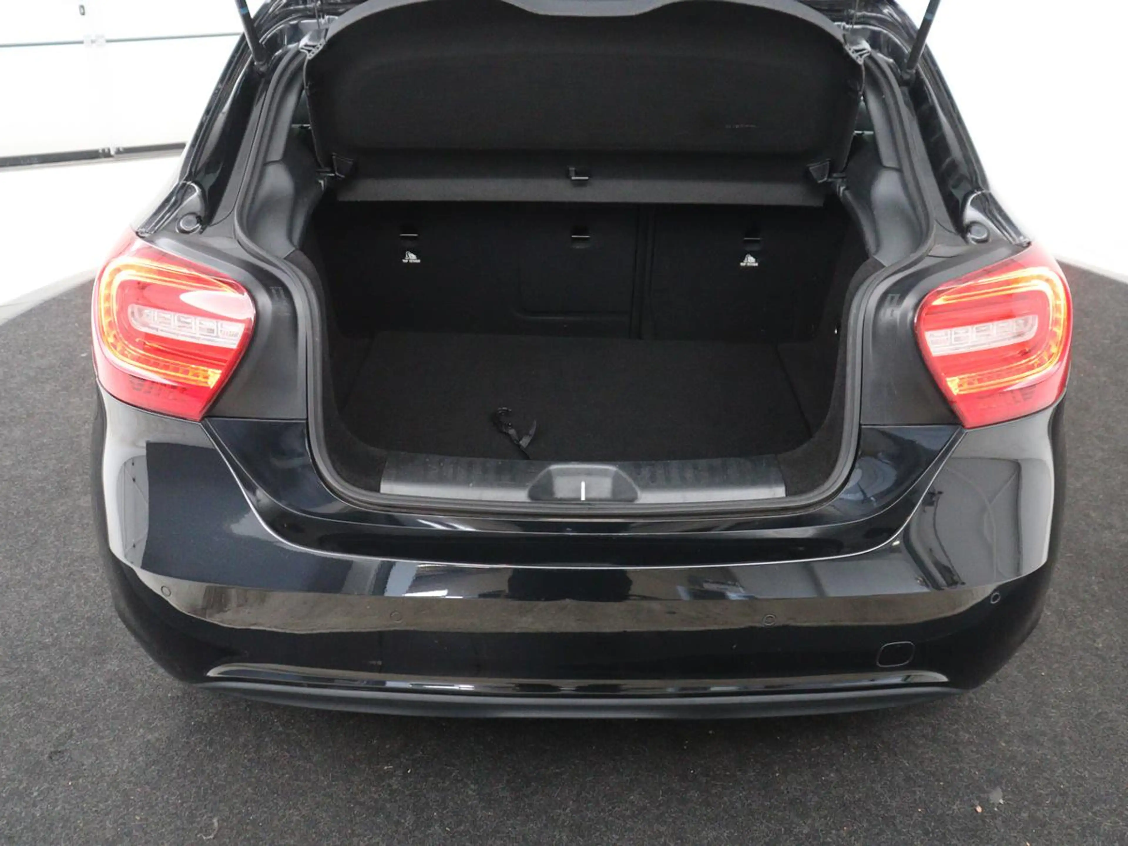 Mercedes-Benz A 180 4U3 | Half leder | Cruise control | Navigatie | Bl — photo 11