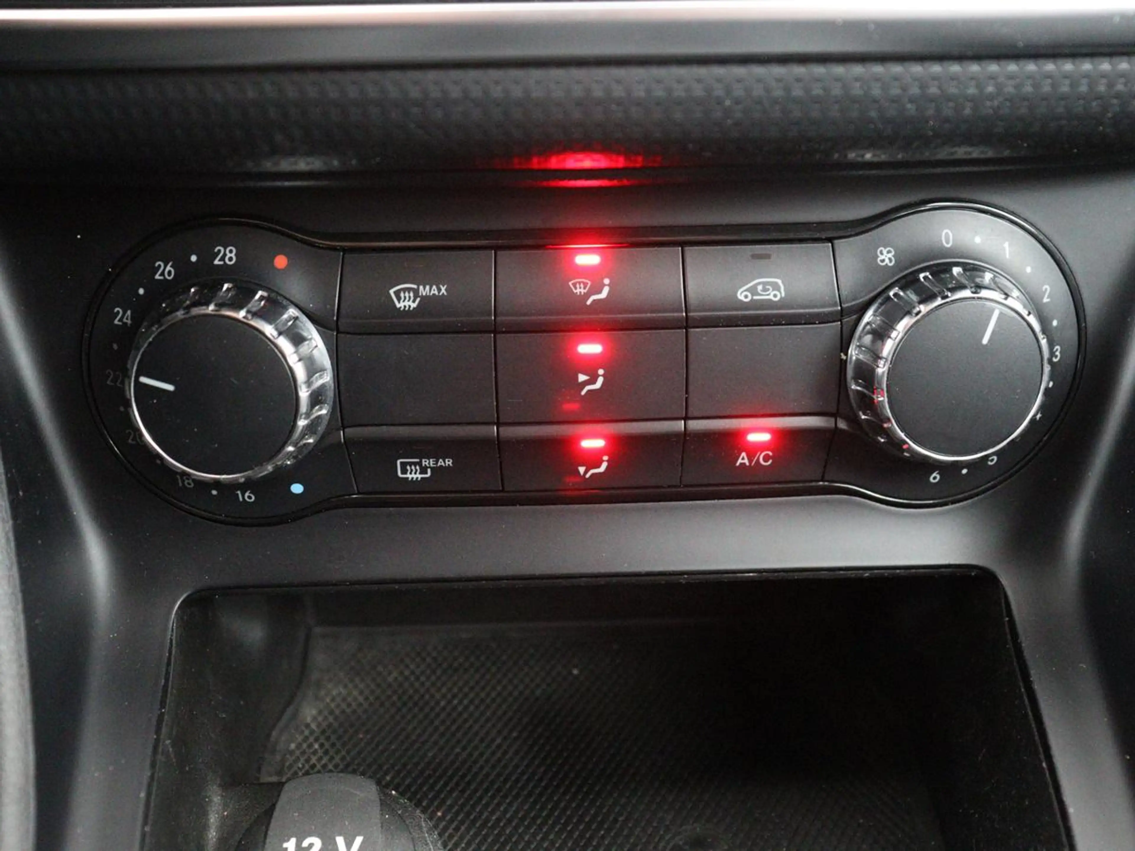 Mercedes-Benz A 180 4U3 | Half leder | Cruise control | Navigatie | Bl — photo 22
