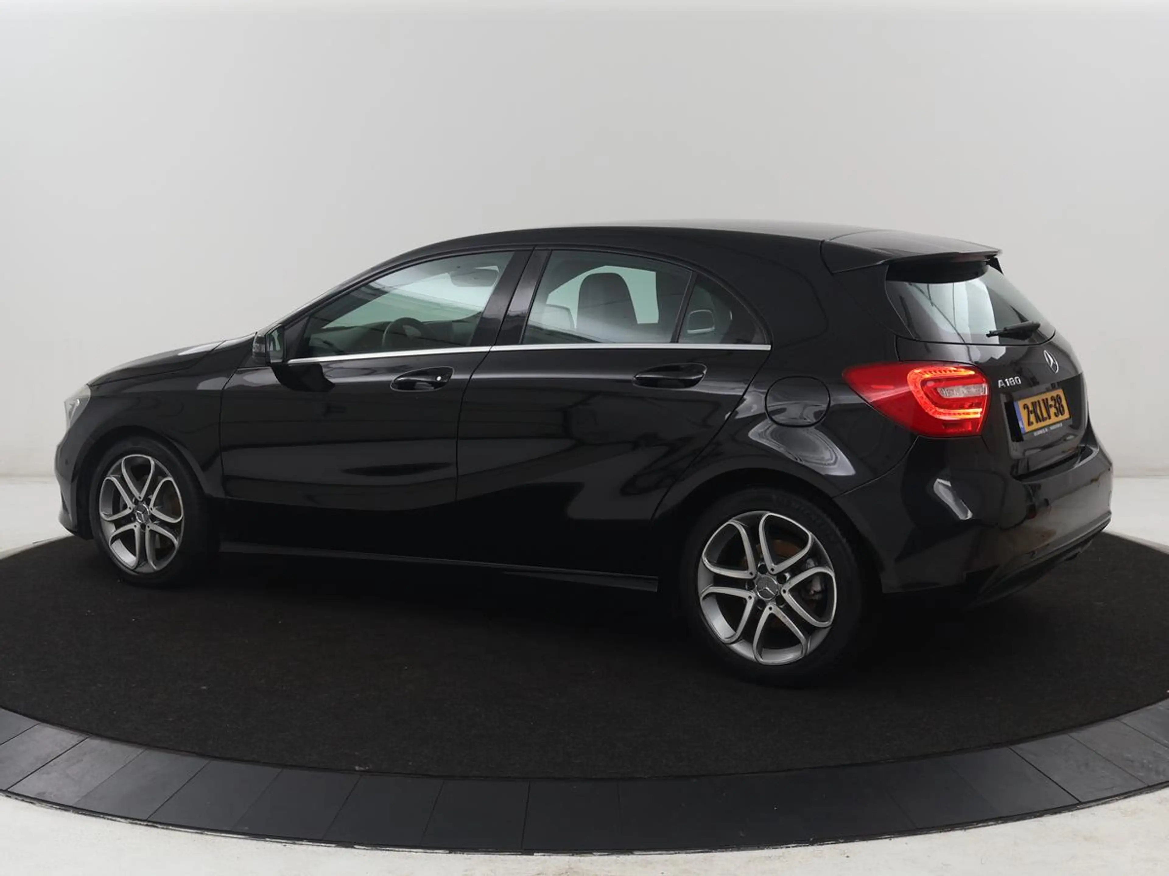 Mercedes-Benz A 180 4U3 | Half leder | Cruise control | Navigatie | Bl — photo 2