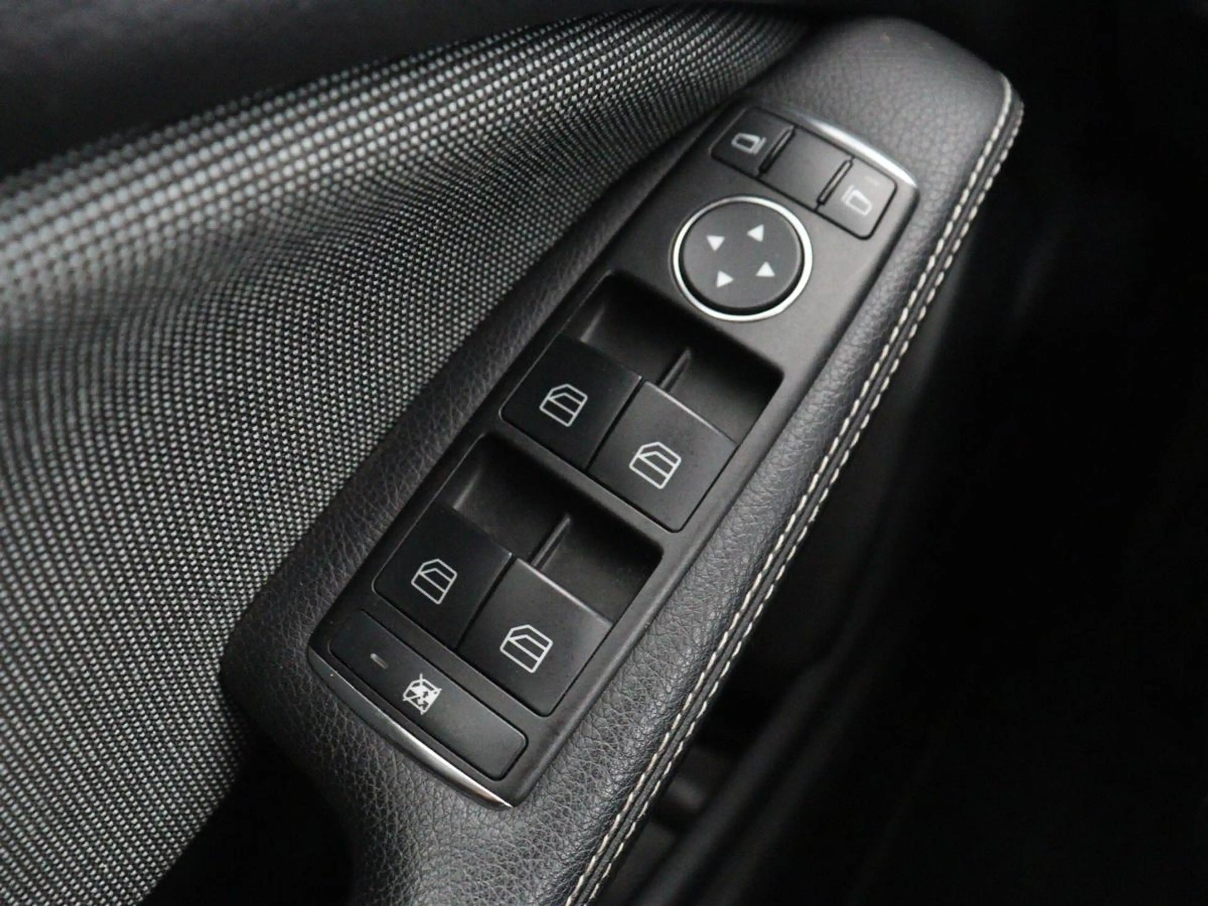 Mercedes-Benz A 180 4U3 | Half leder | Cruise control | Navigatie | Bl — photo 27
