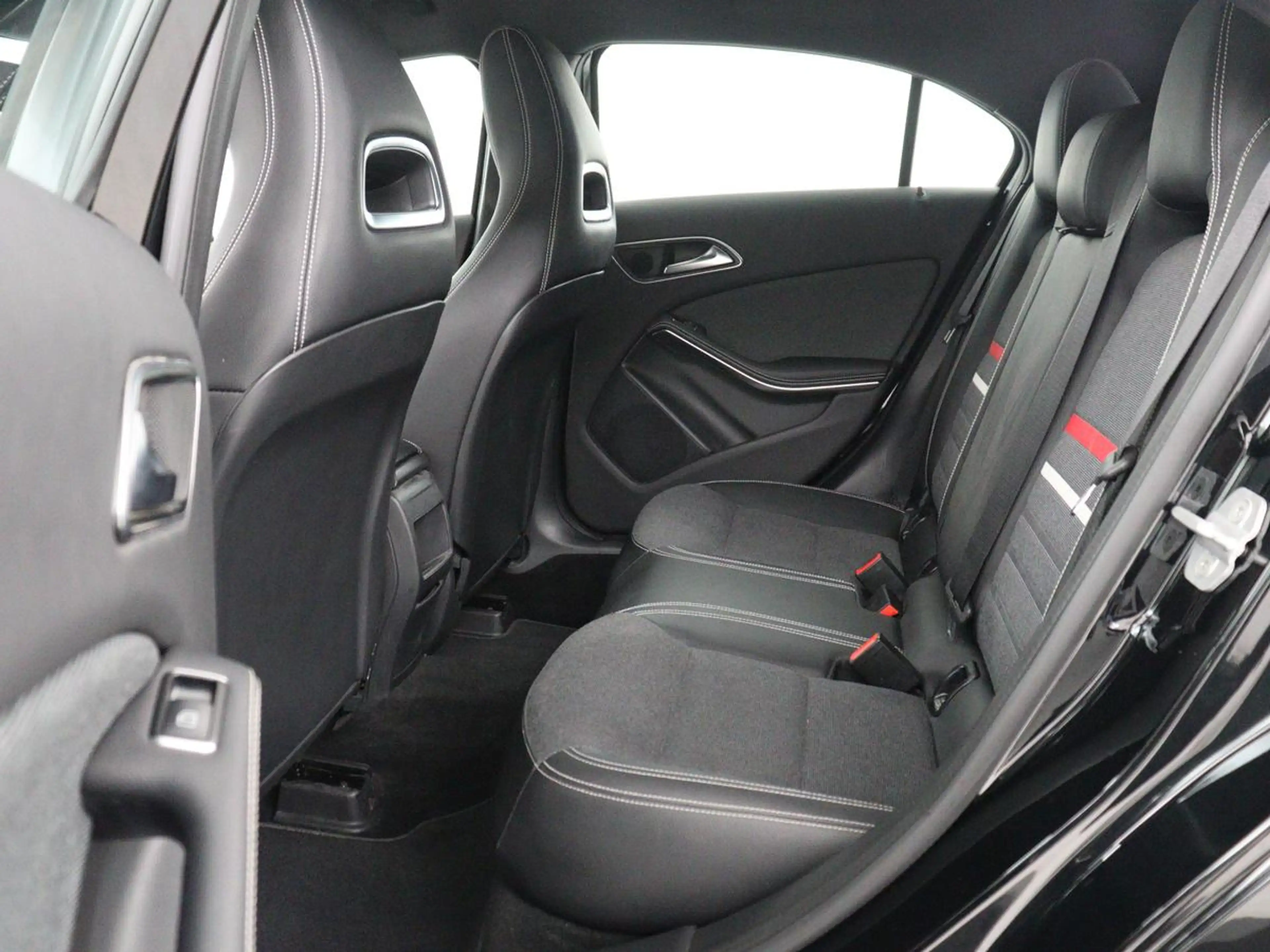 Mercedes-Benz A 180 4U3 | Half leder | Cruise control | Navigatie | Bl — photo 7