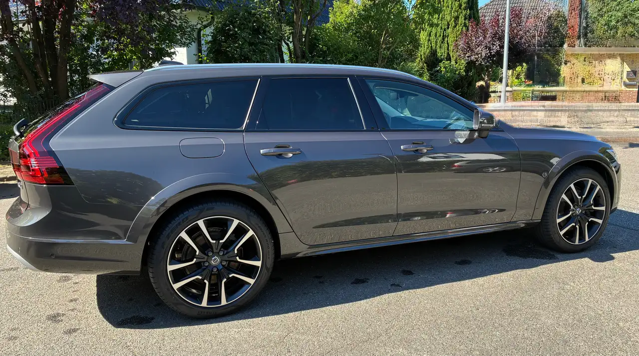 Volvo V90 Cross Country