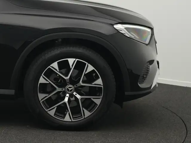 Mercedes-Benz GLC view 8