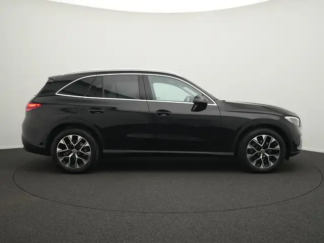 Mercedes-Benz GLC view 5