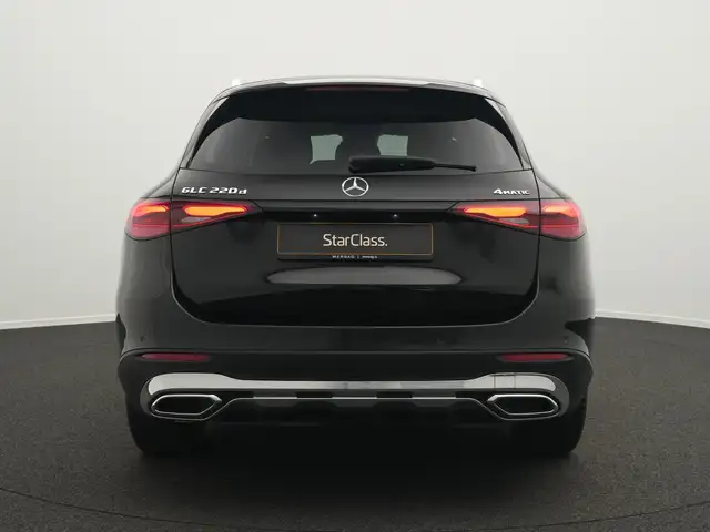 Mercedes-Benz GLC view 4