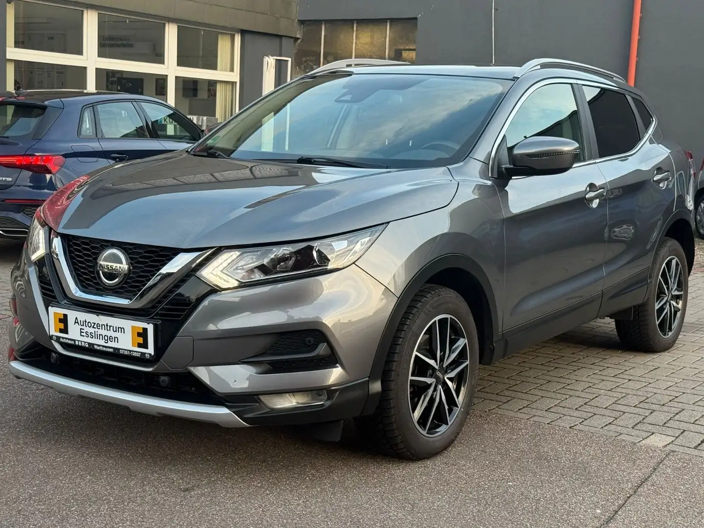 Nissan Qashqai N-Way 4x4 Grau - 1