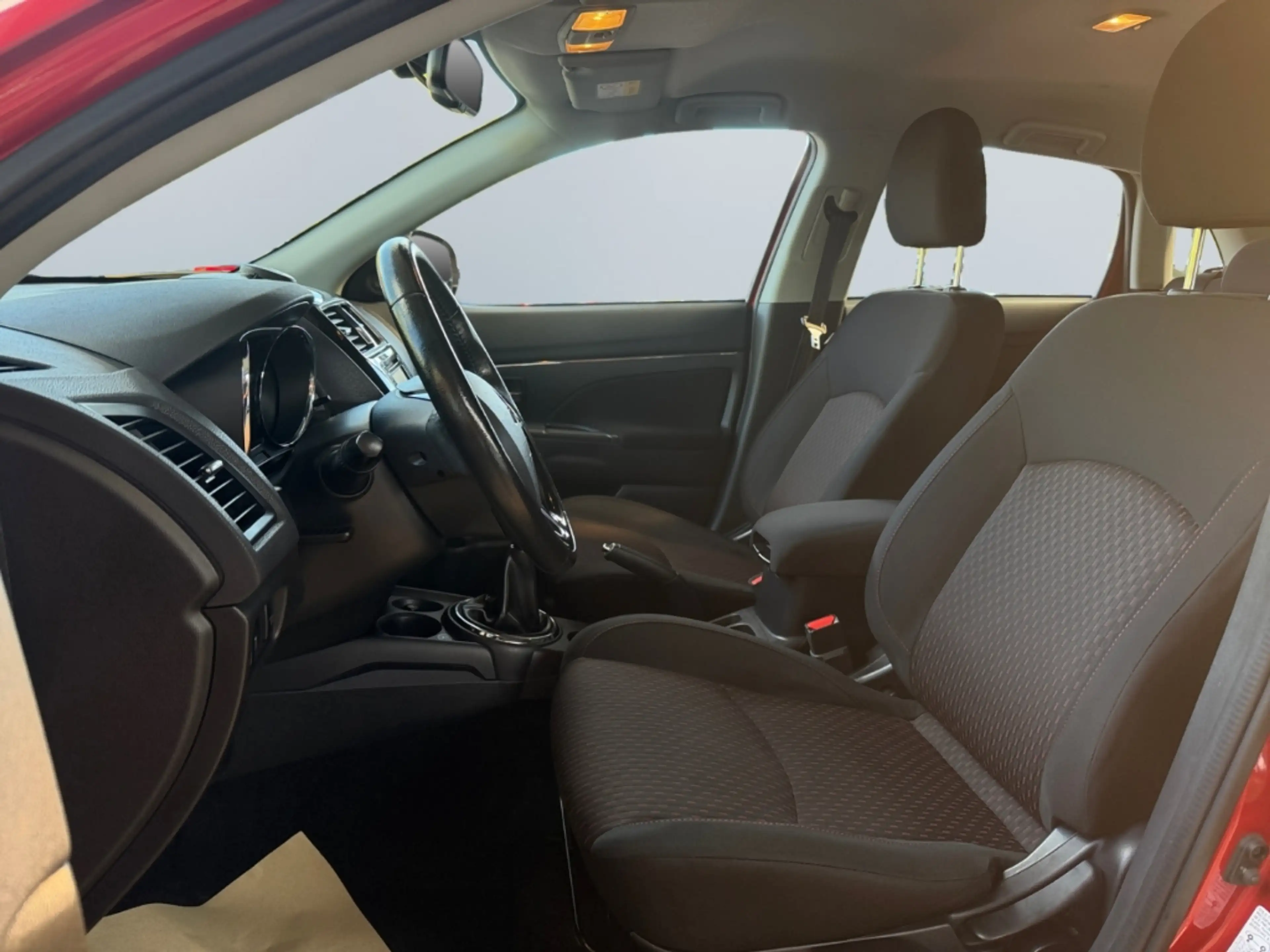 Mitsubishi ASX 1.6 Diamant Edition+ 2WD *Xenon*Tempo*BT*DAB* — photo 9