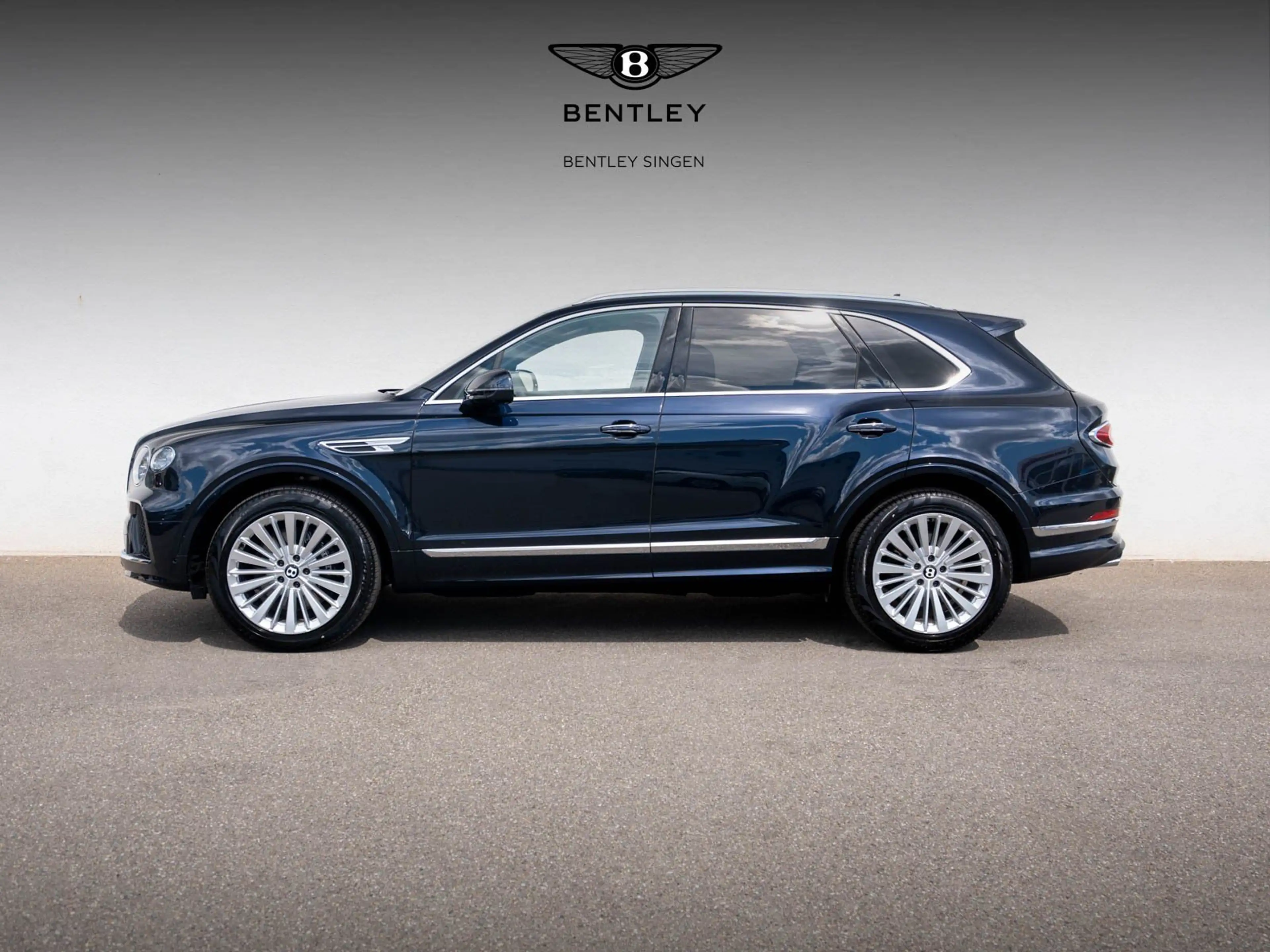 Bentley Bentayga 2027 V8 *B&O, Sportauspuff* — photo 2