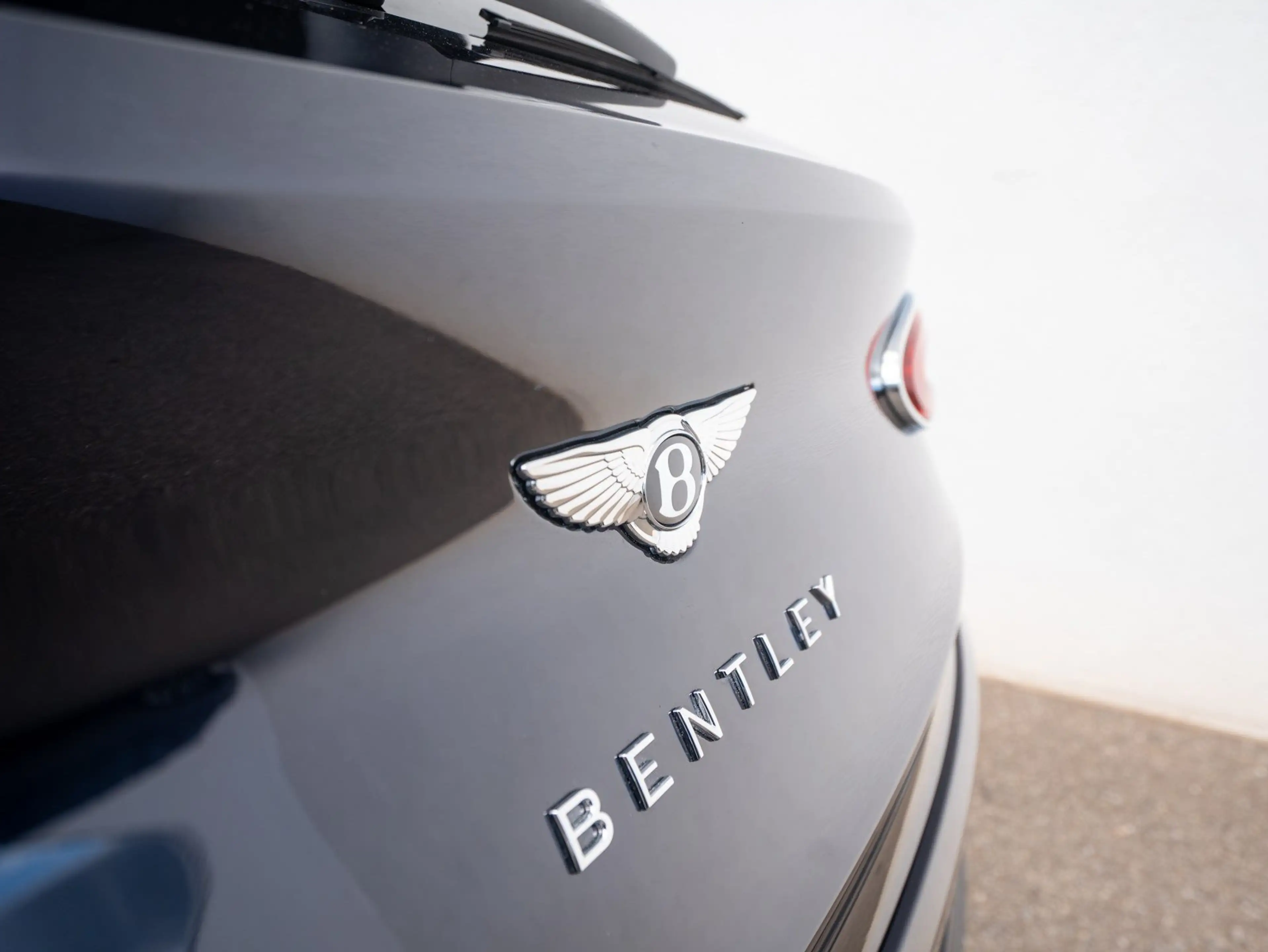 Bentley Bentayga 2027 V8 *B&O, Sportauspuff* — photo 12