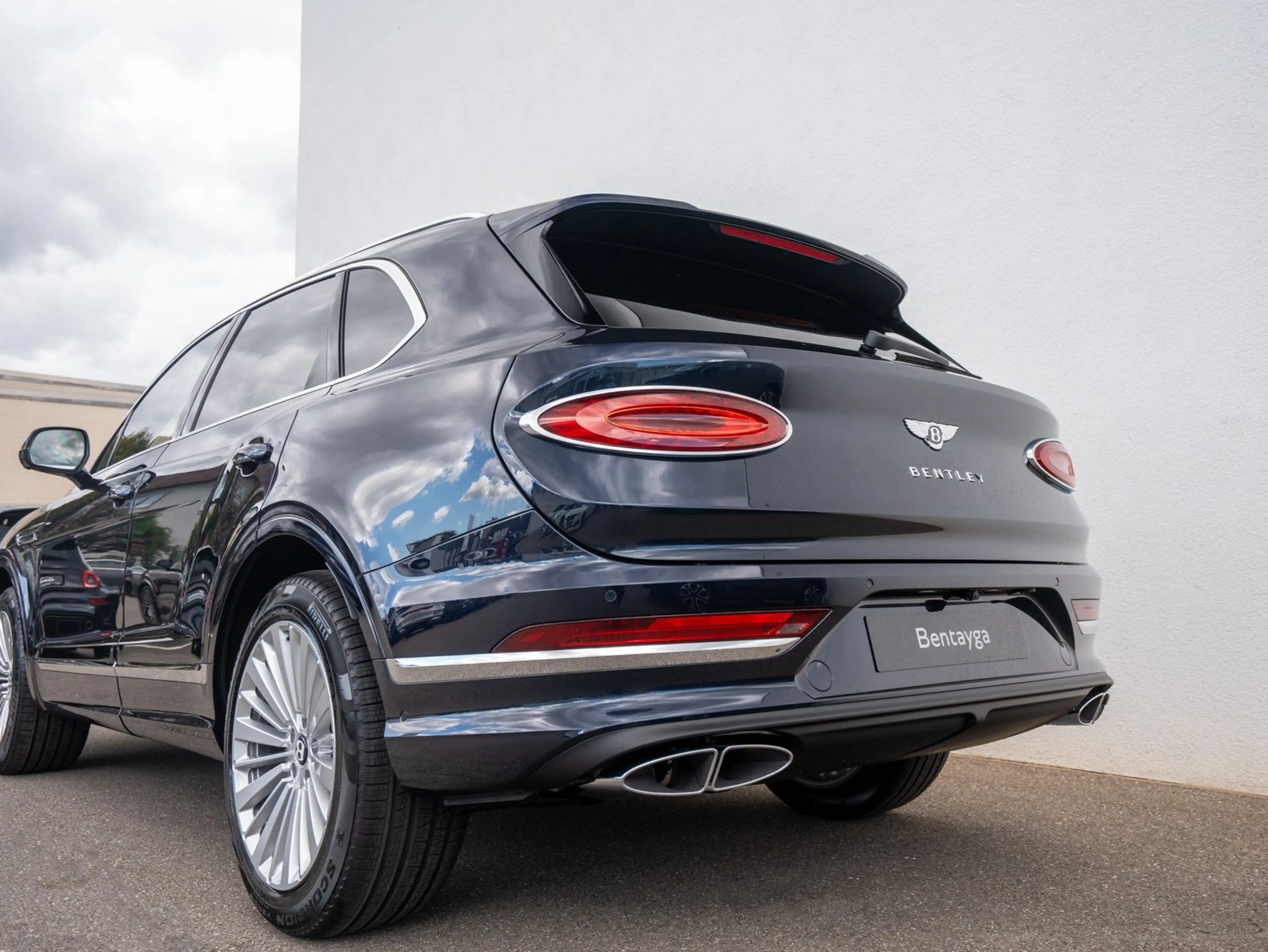 Bentley Bentayga 2027 V8 *B&O, Sportauspuff* — photo 14