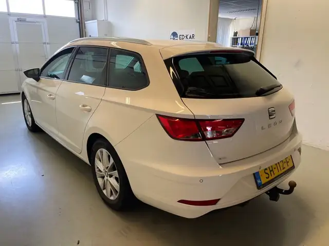 Seat Leon view 8