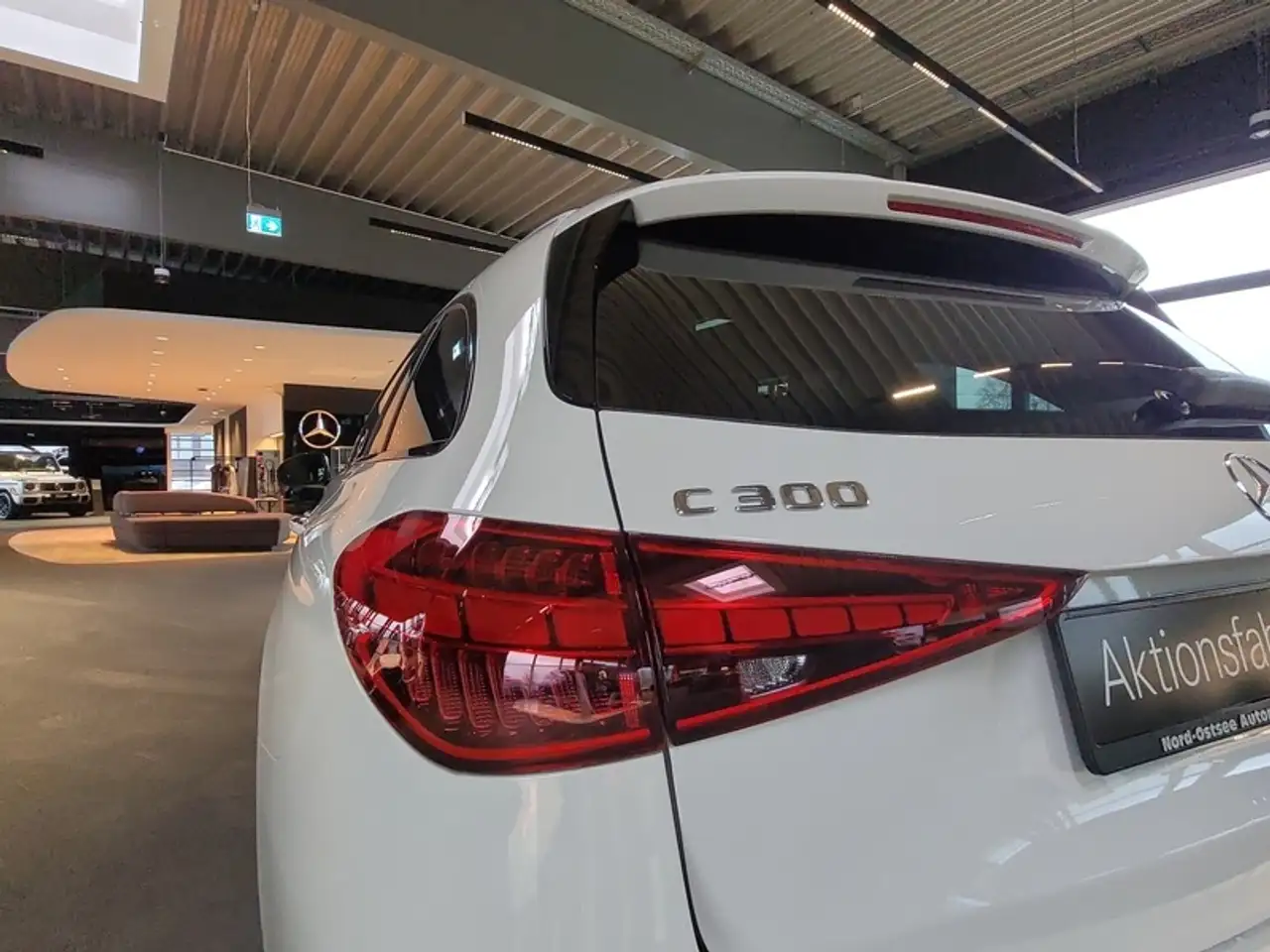 Mercedes-Benz C 300 T AMG NIGHT AHK DISTRON 3D-SOUND MEMORY 13