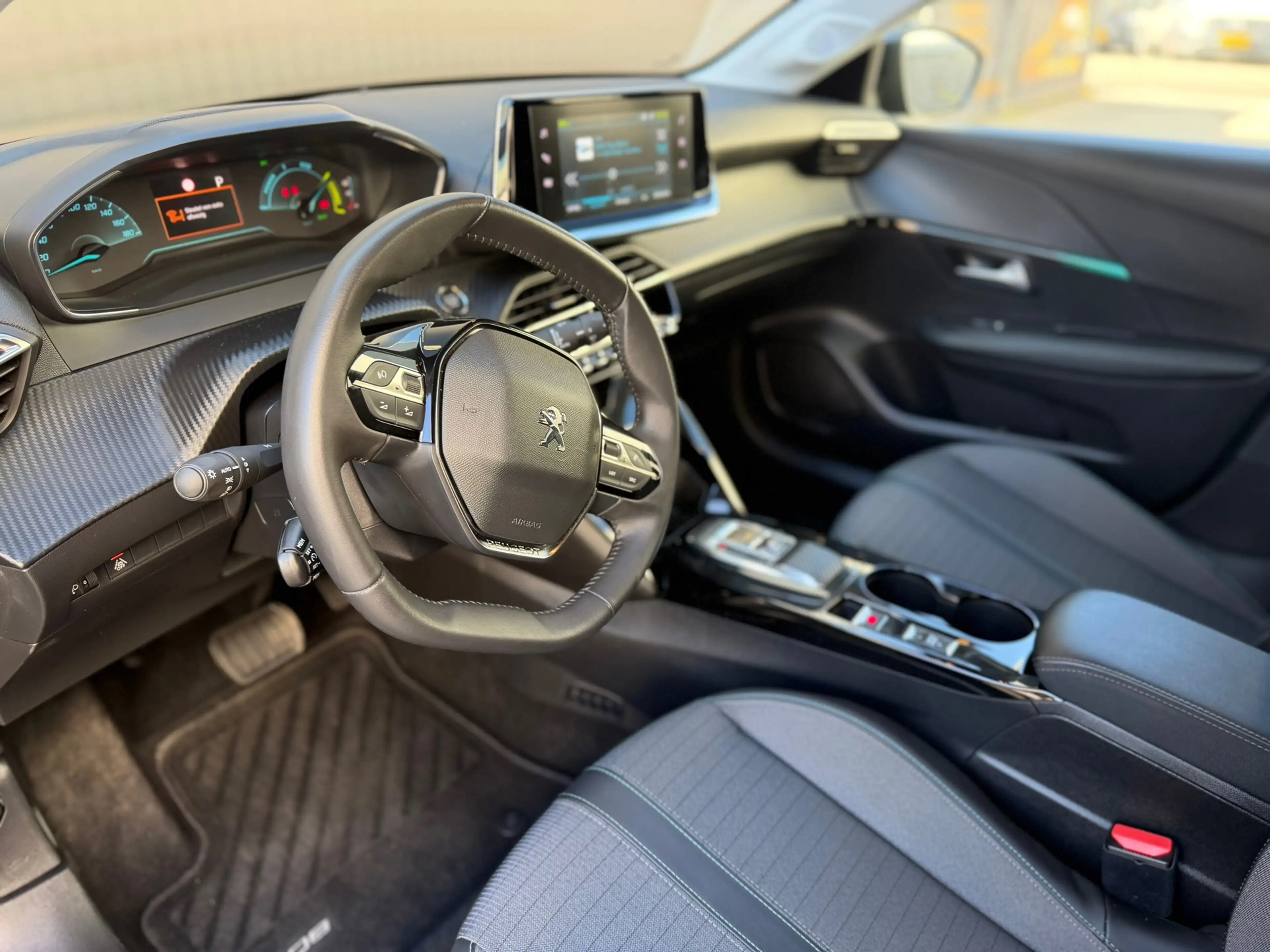 Peugeot e-208 EV Allure 50 kWh SOH 93% Automaat Carplay Cruise A — photo 3