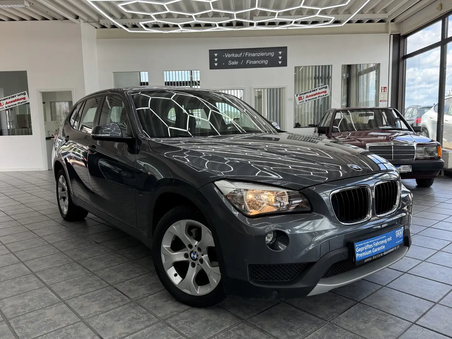 BMW X1 18 i sDrive,1 Hd, Pano, Sitzheizung, PDC Grau - 1