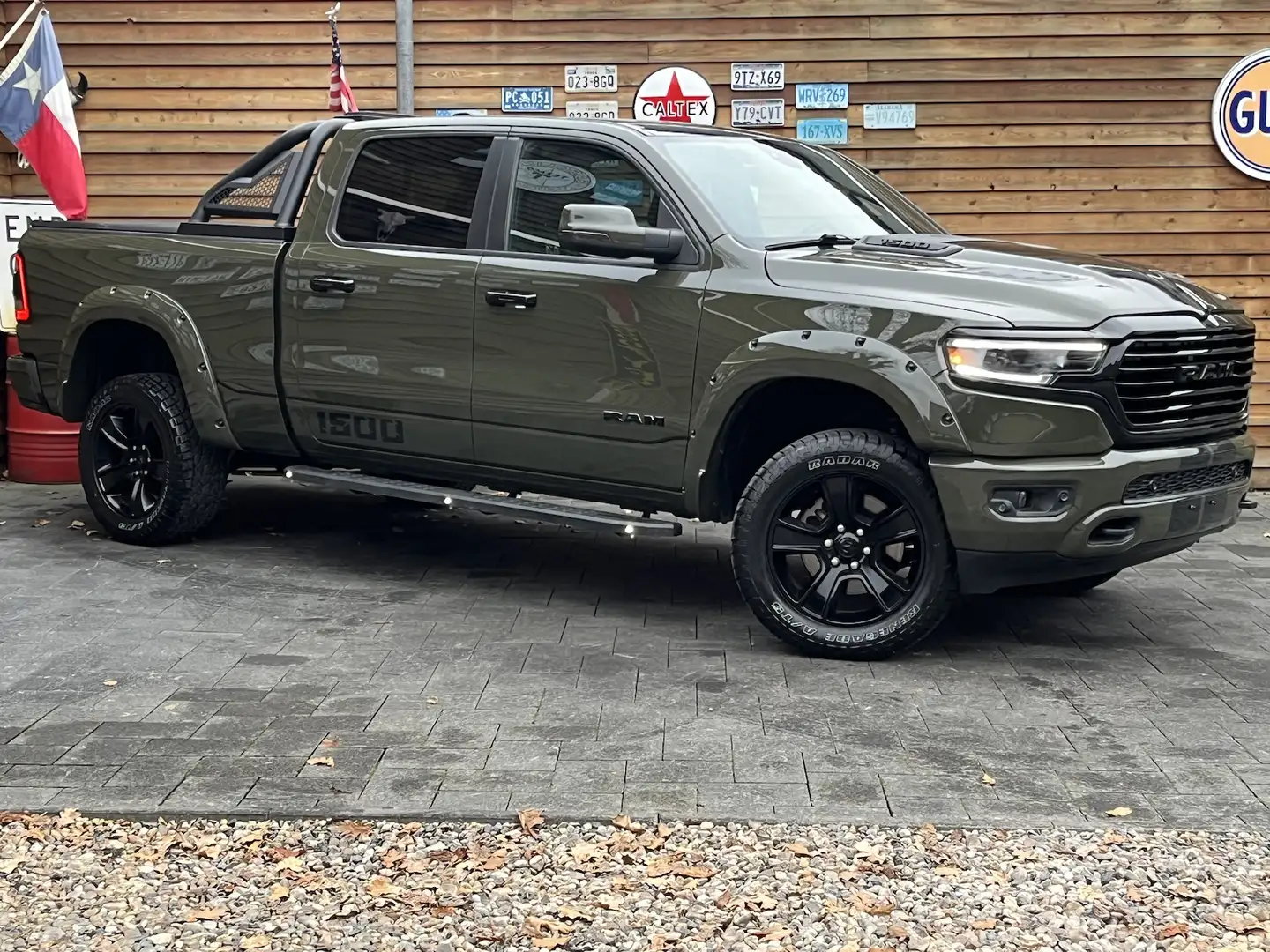 Dodge RAM 1500 5,7L BigHorn Crew Cab Leder LED Vert - 2