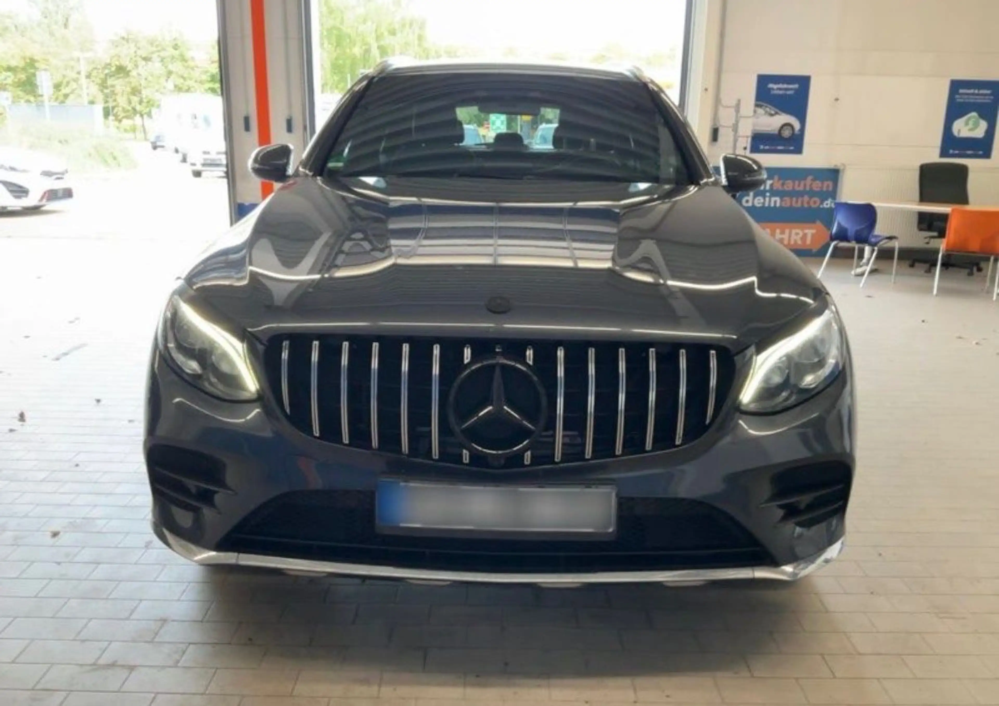 Mercedes-Benz GLC 250 d 4Matic AMG Line — photo 7