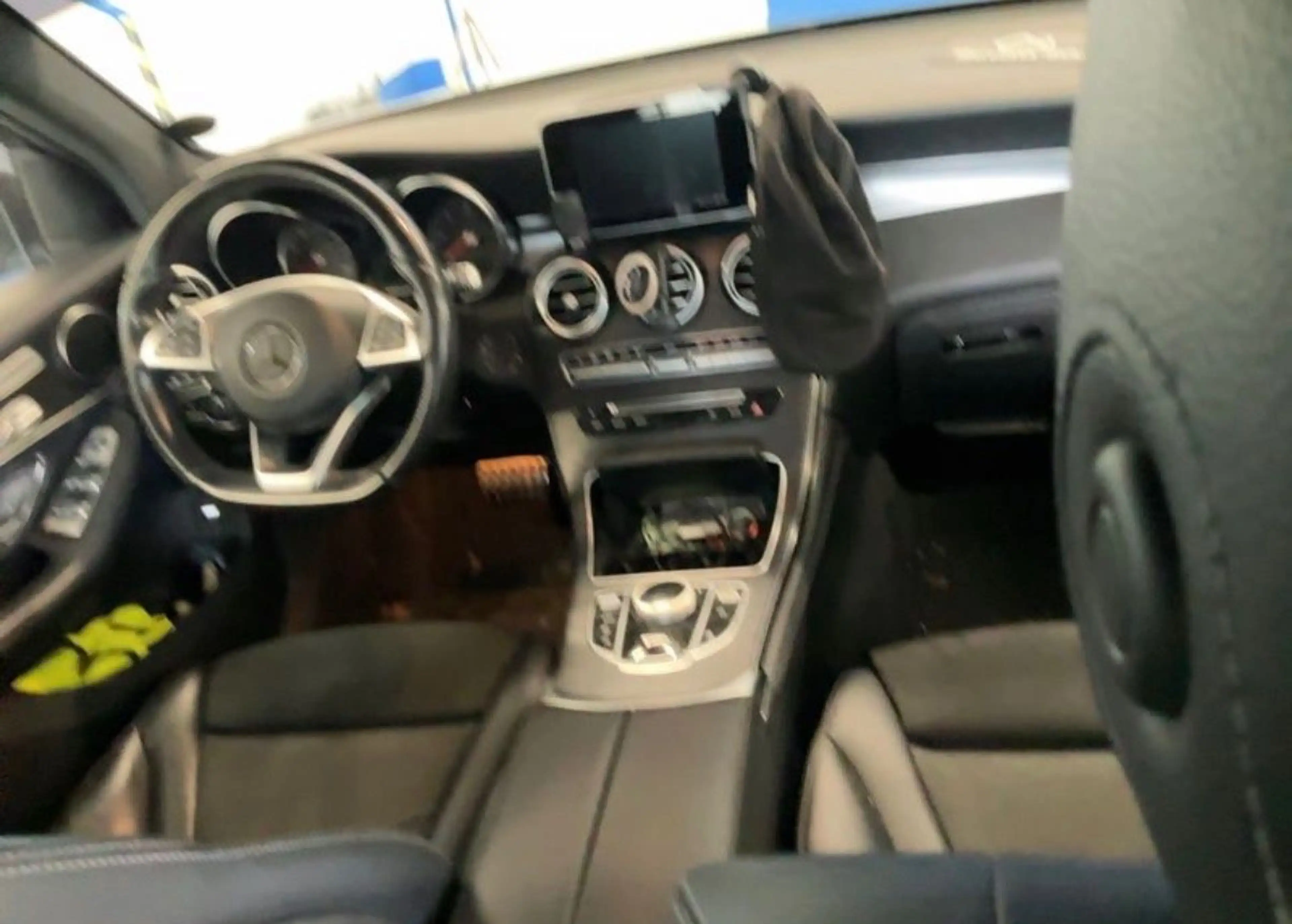 Mercedes-Benz GLC 250 d 4Matic AMG Line — photo 8
