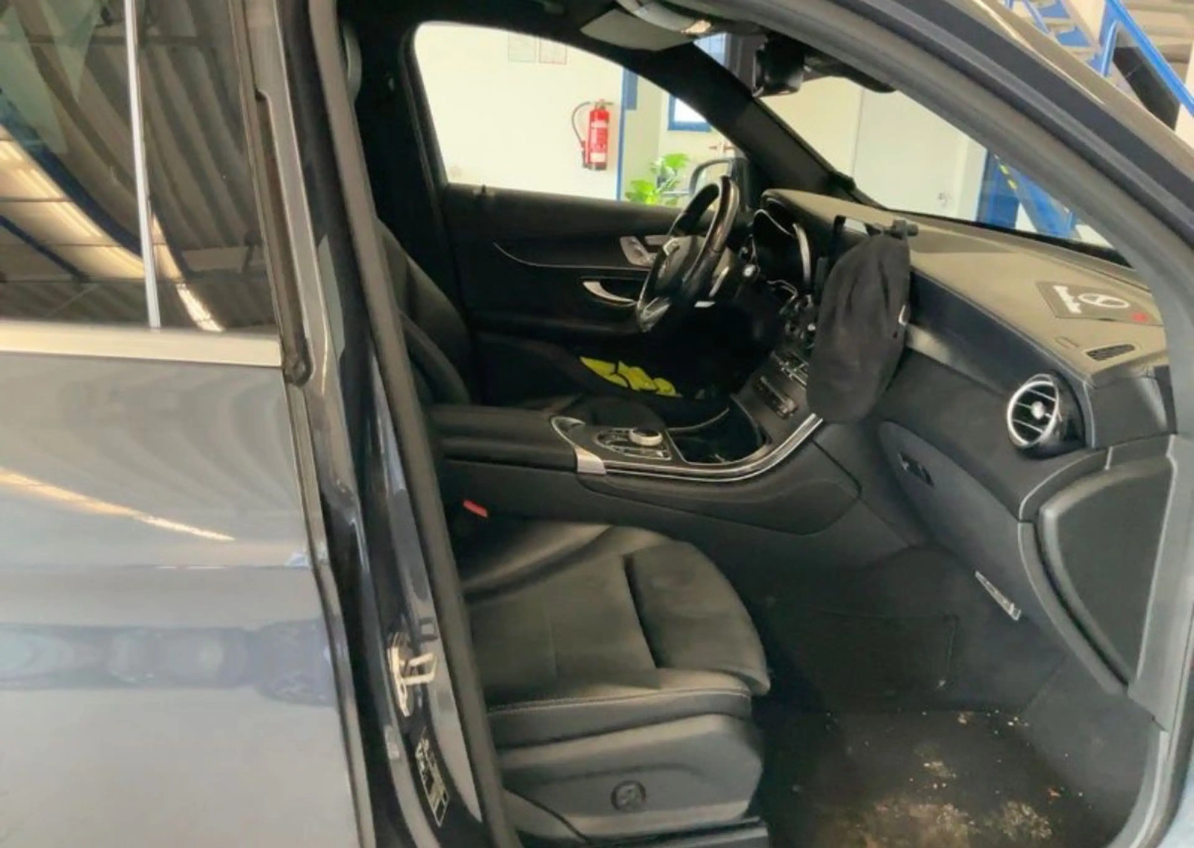 Mercedes-Benz GLC 250 d 4Matic AMG Line — photo 10