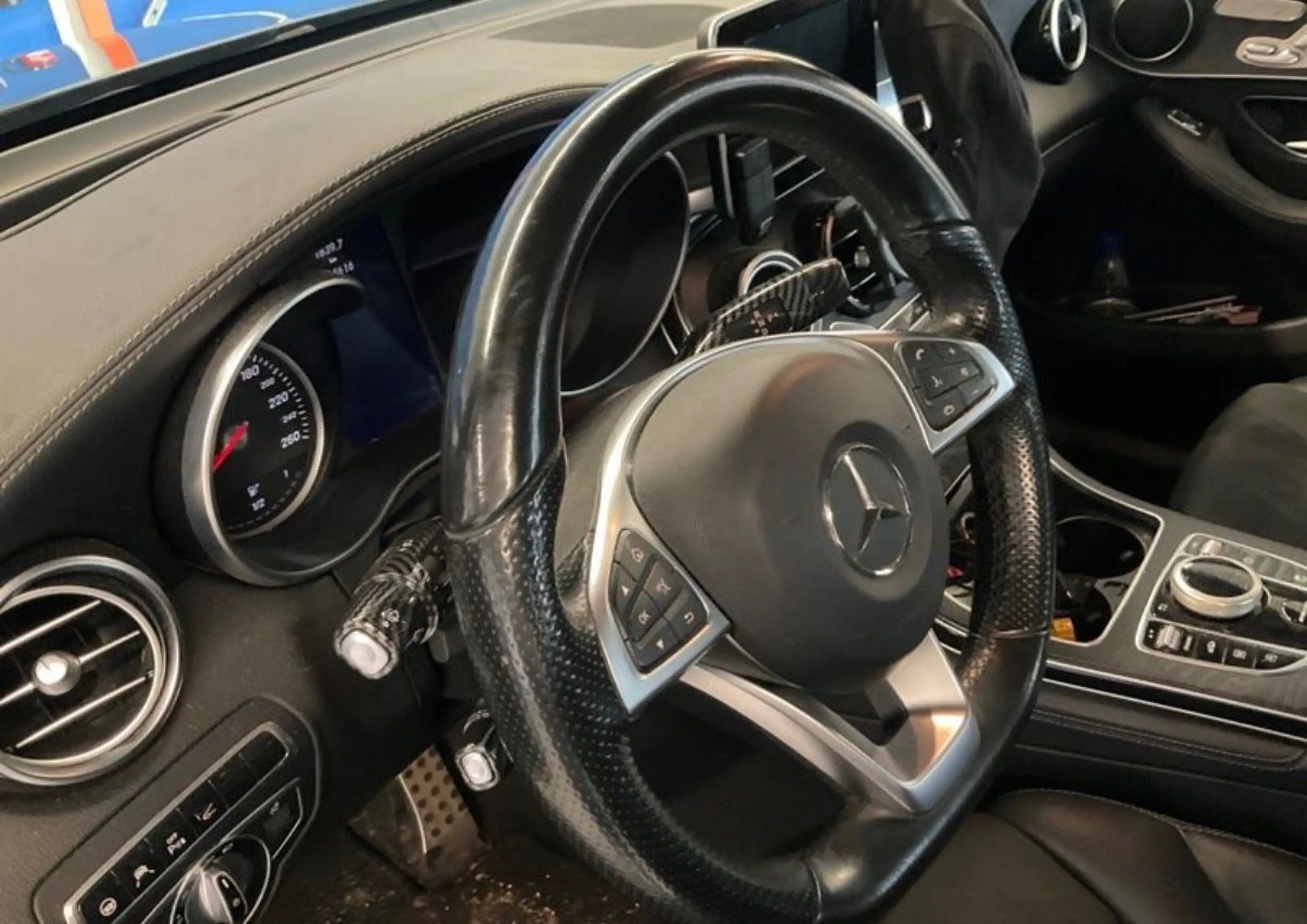 Mercedes-Benz GLC 250 d 4Matic AMG Line — photo 13