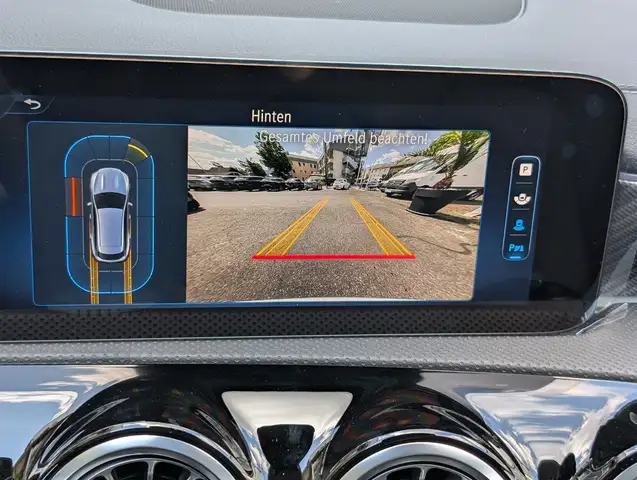 Mercedes-Benz Cla view 12