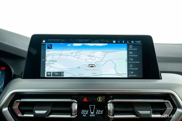 BMW X4 view 11