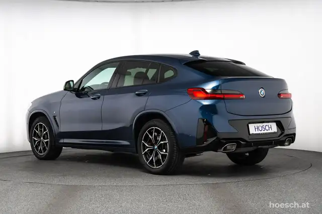 BMW X4 view 4