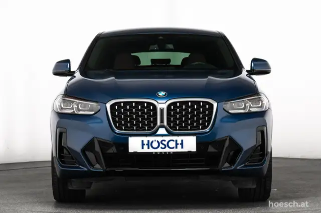 BMW X4 view 2