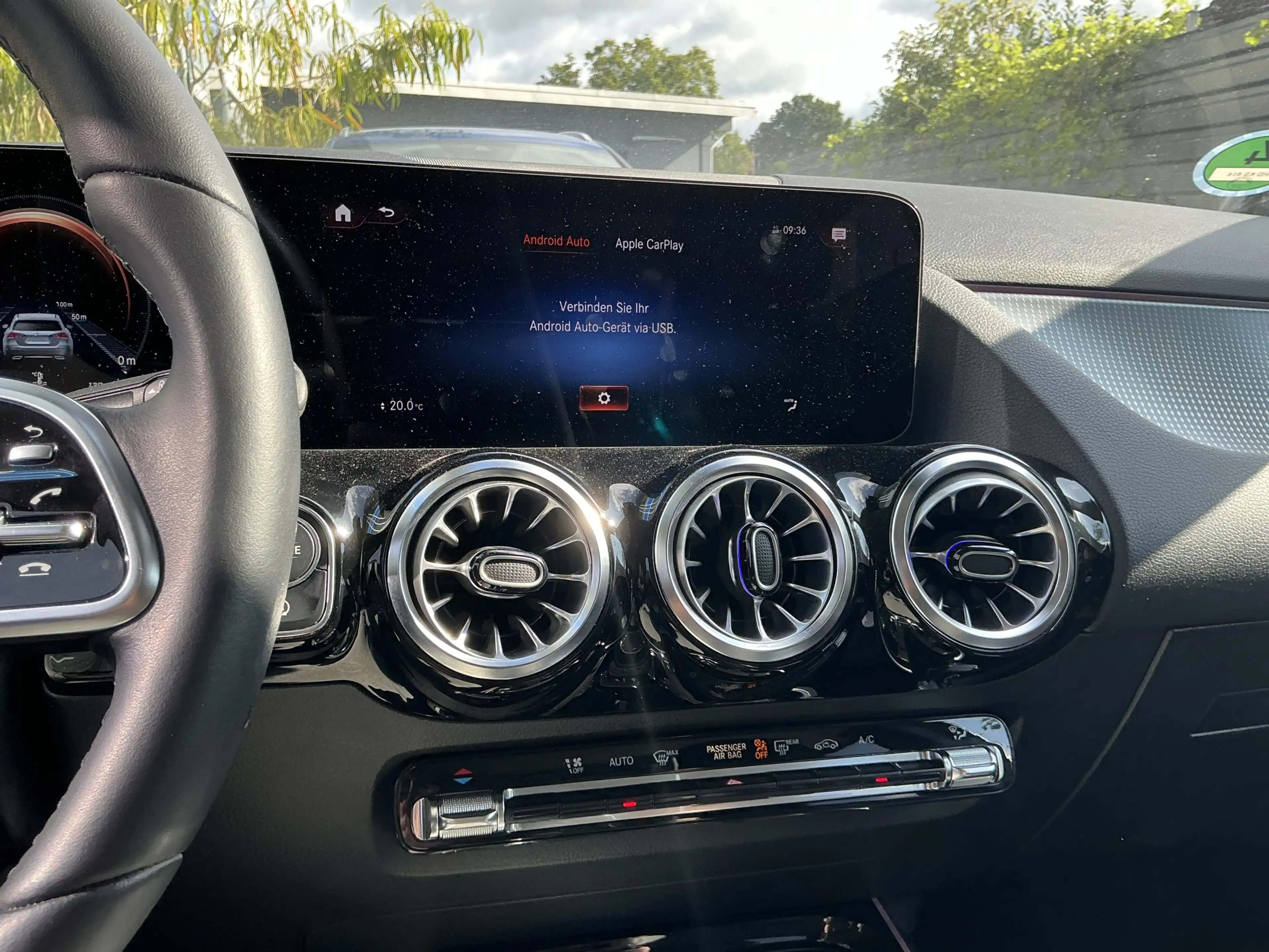 Mercedes-Benz GLA 200 Night-Paket Leder Navi Ambiente SHZ LED — photo 10