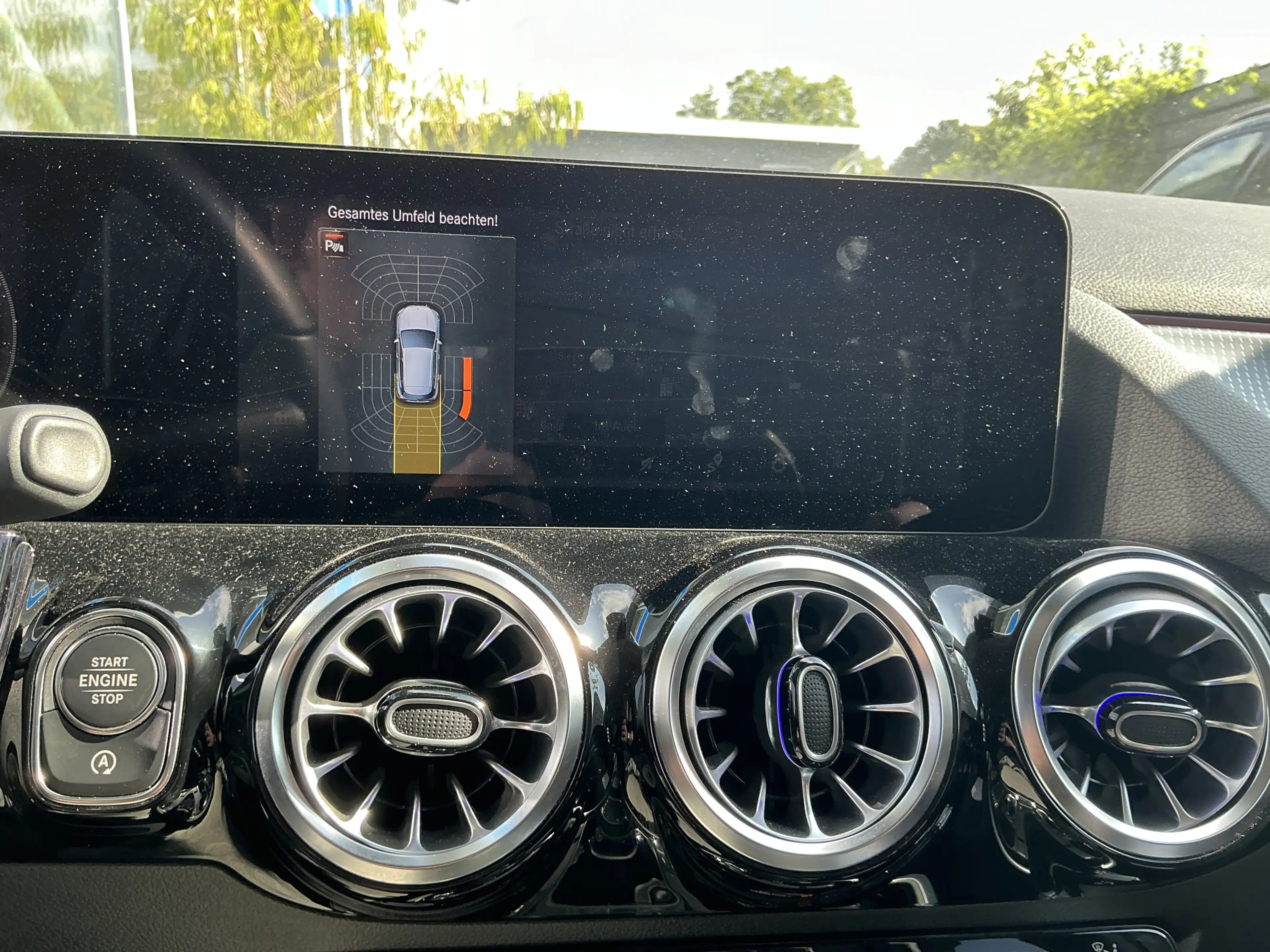 Mercedes-Benz GLA 200 Night-Paket Leder Navi Ambiente SHZ LED — photo 8