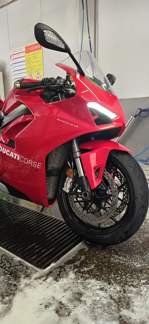 Ducati Panigale V4 Rojo - 2