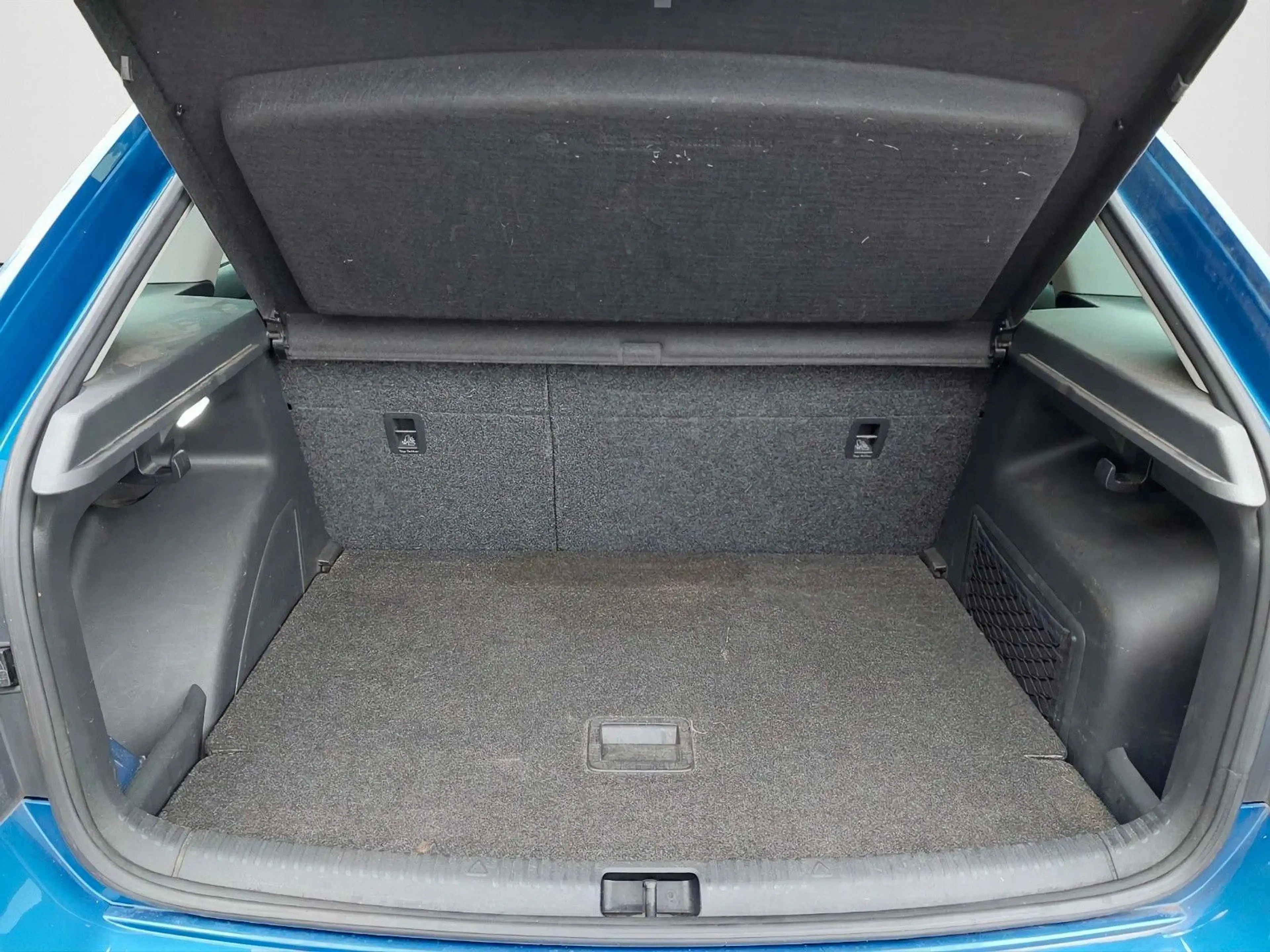 Skoda Rapid/Spaceback Spaceback NAVI*PDC*SHZ*KLIMA*TEMPOMAT*AHK* — photo 8