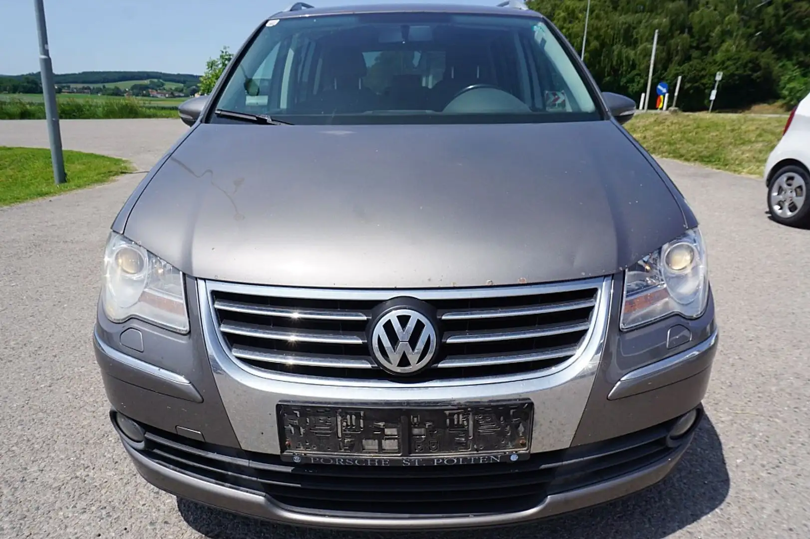 Volkswagen Touran Highline BMT 1,9 TDI DPF Grijs - 1