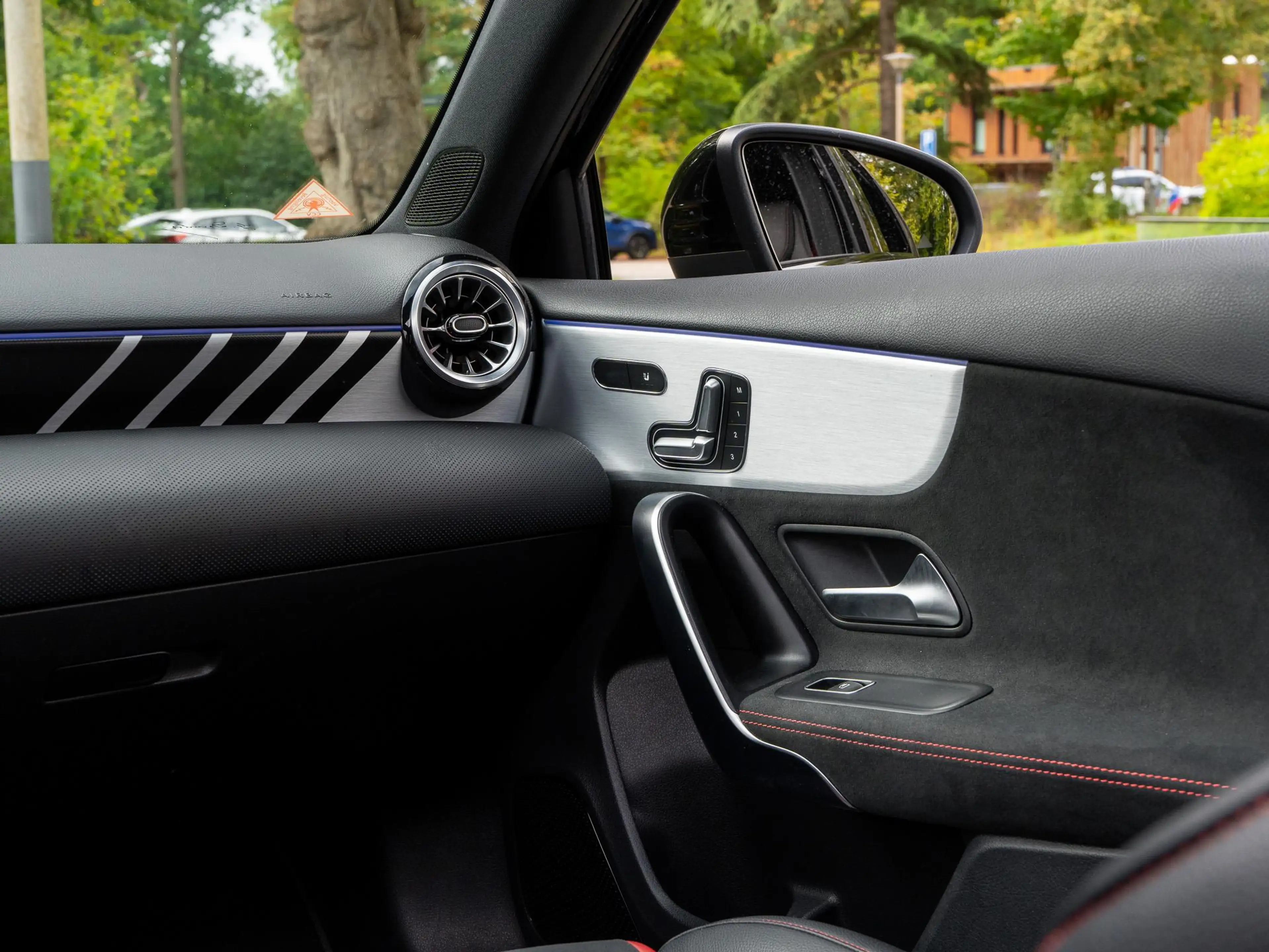 Mercedes-Benz A 35 AMG 4MATIC Premium | Pano | Kuipstoelen | Head-up | He — photo 14