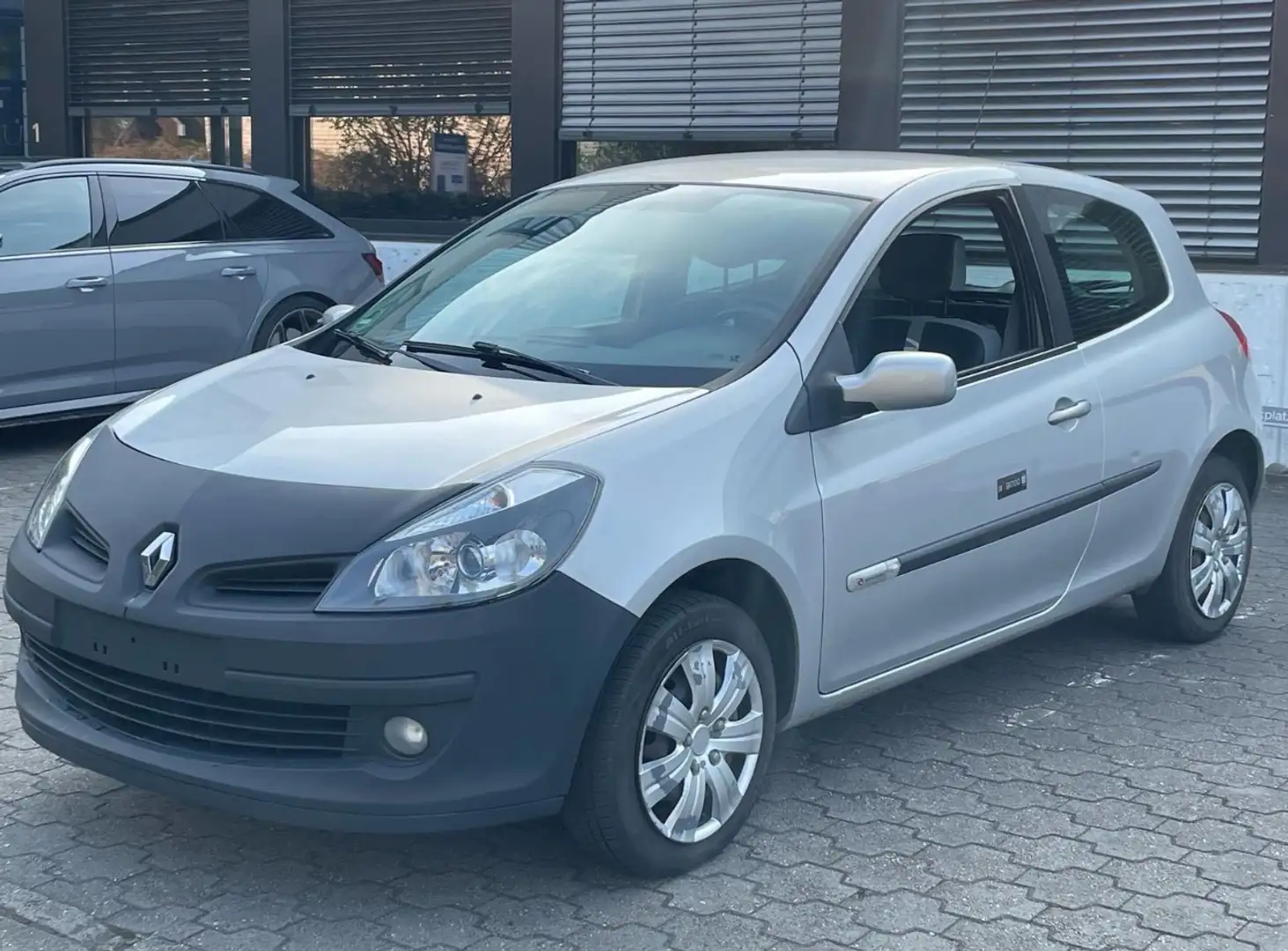 Renault Clio Clio 1.2 16V Extreme Silber - 2