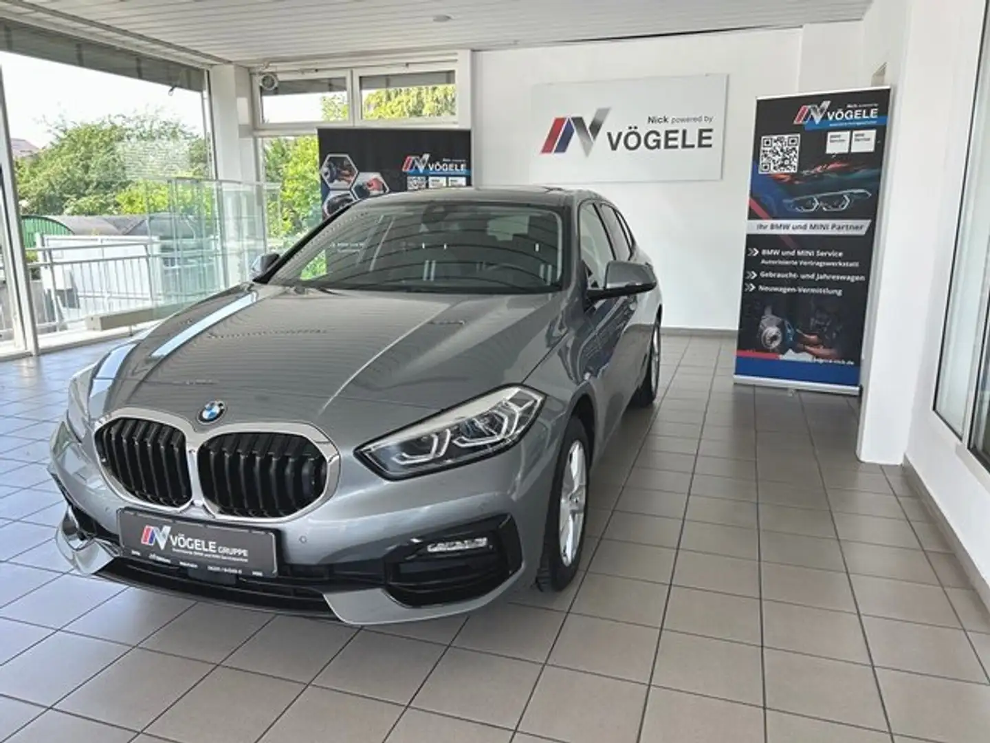 BMW 118 i Aut. Sport Line Panorama Glasd. Sportsitze Gris - 2
