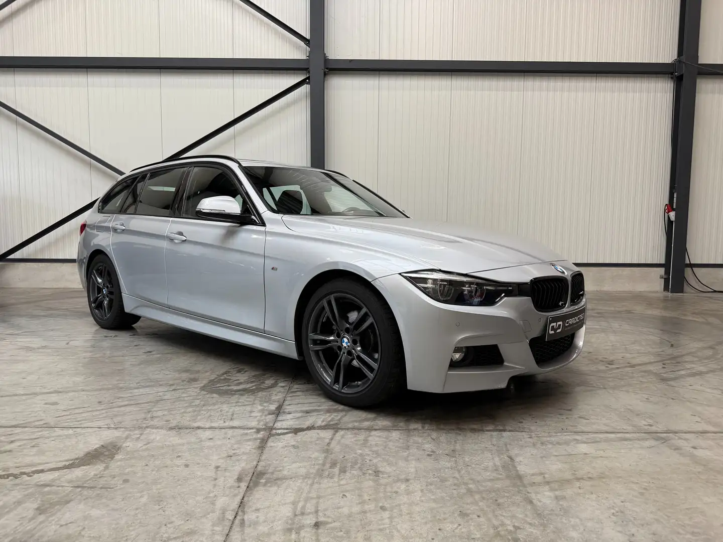 BMW 318 24 MAANDEN GARANTIE / LED / APPEL CARPLAY / PANO Argent - 2